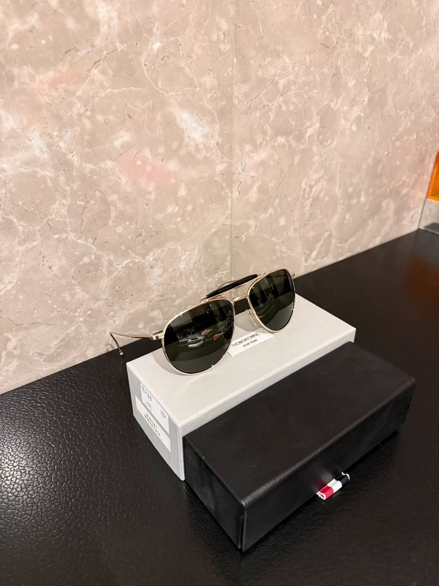 Thom Browne Thom Browne Gold-Peaked Pilot Sunglasses Size ONE SIZE - 1 Thumbnail