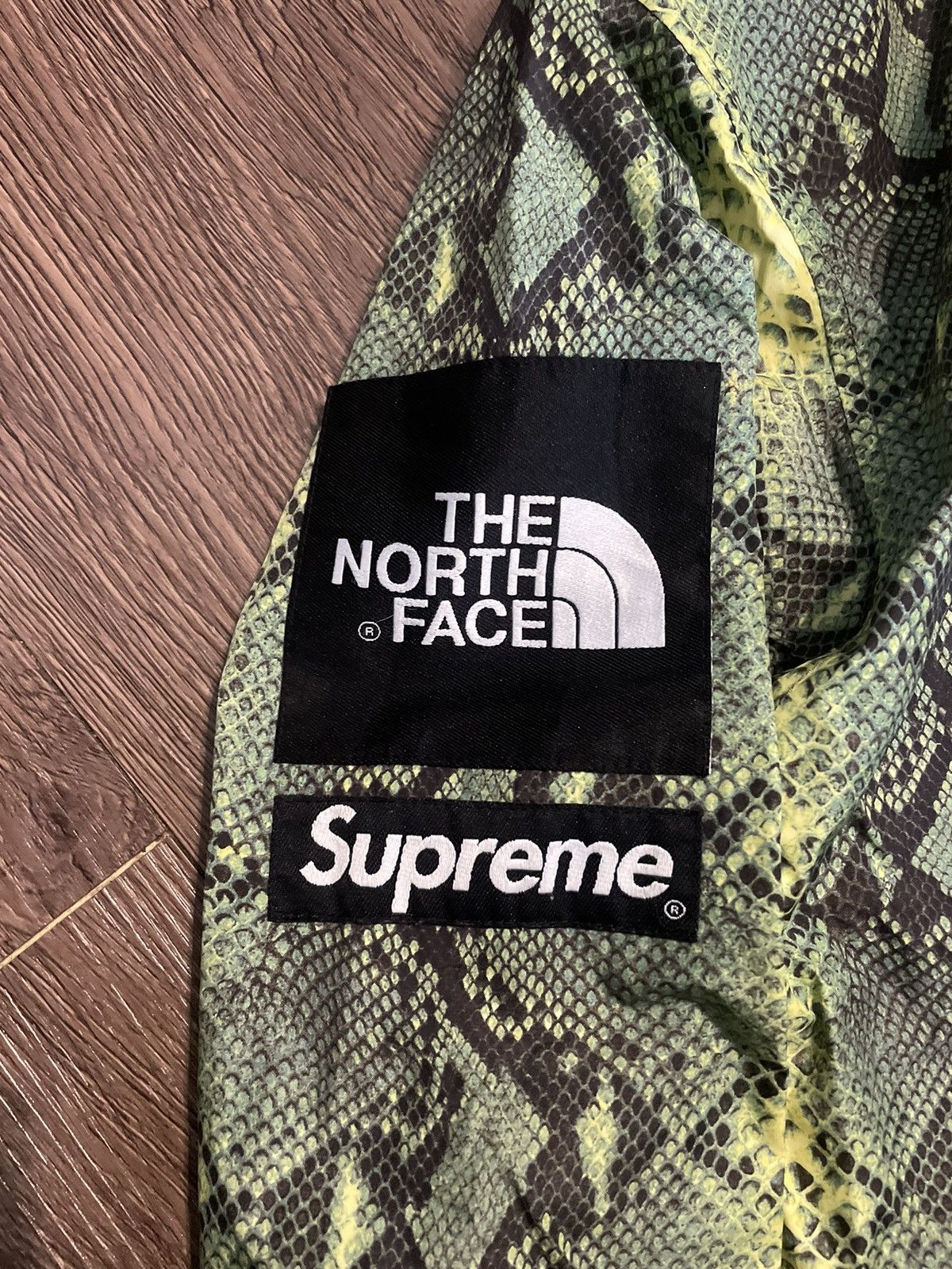 Supreme × The North Face Supreme X The North Face Snakeskin Coach SS18 Size US L / EU 52-54 / 3 - 2 Thumbnail