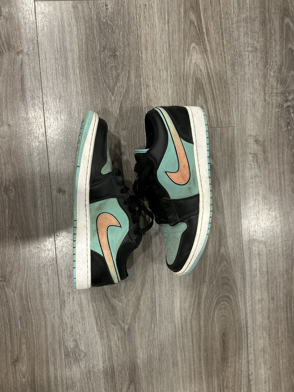 image of Jordan Nike Jordan 1 Low Se Tropical Twist Shoes in Turqouise, Men's (Size 13)