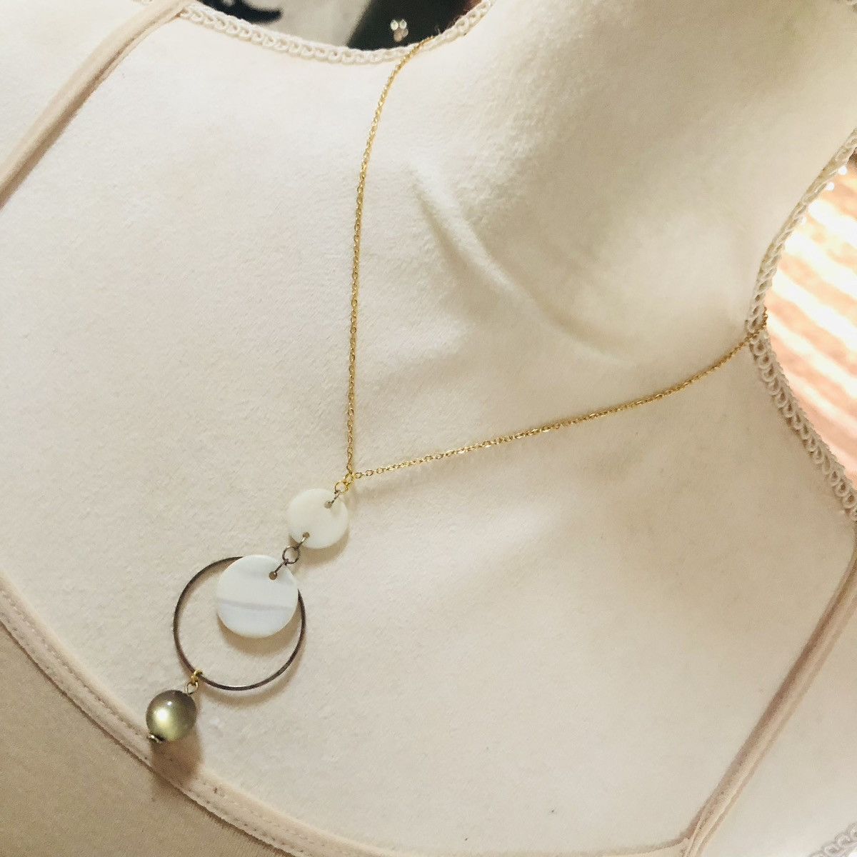 Handmade Handcrafted vintage cat eye mother of pearl drop necklace Size ONE SIZE - 1 Thumbnail