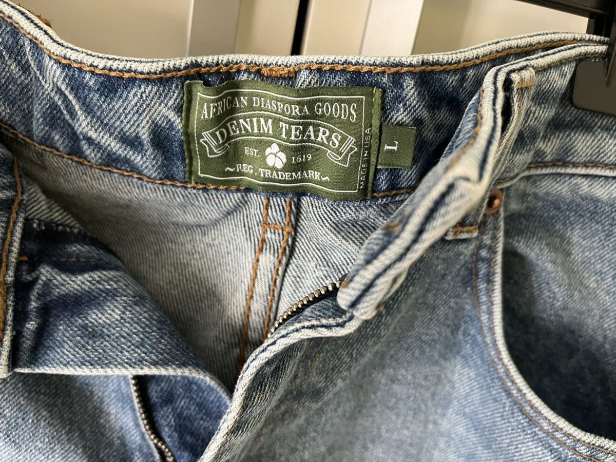 DENIM TEARS × Levi's Denim Tears x Levi’s - Cotton Wreath Shorts Light Wash Size US 32 / EU 48 - 4 Thumbnail