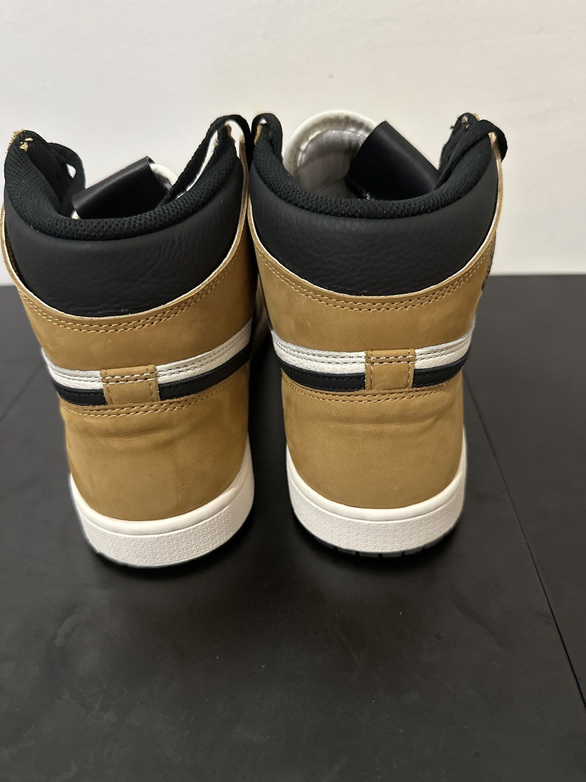 Jordan Brand Air Jordan retro 1 rookie Size US 11 / EU 44 - 4 Thumbnail