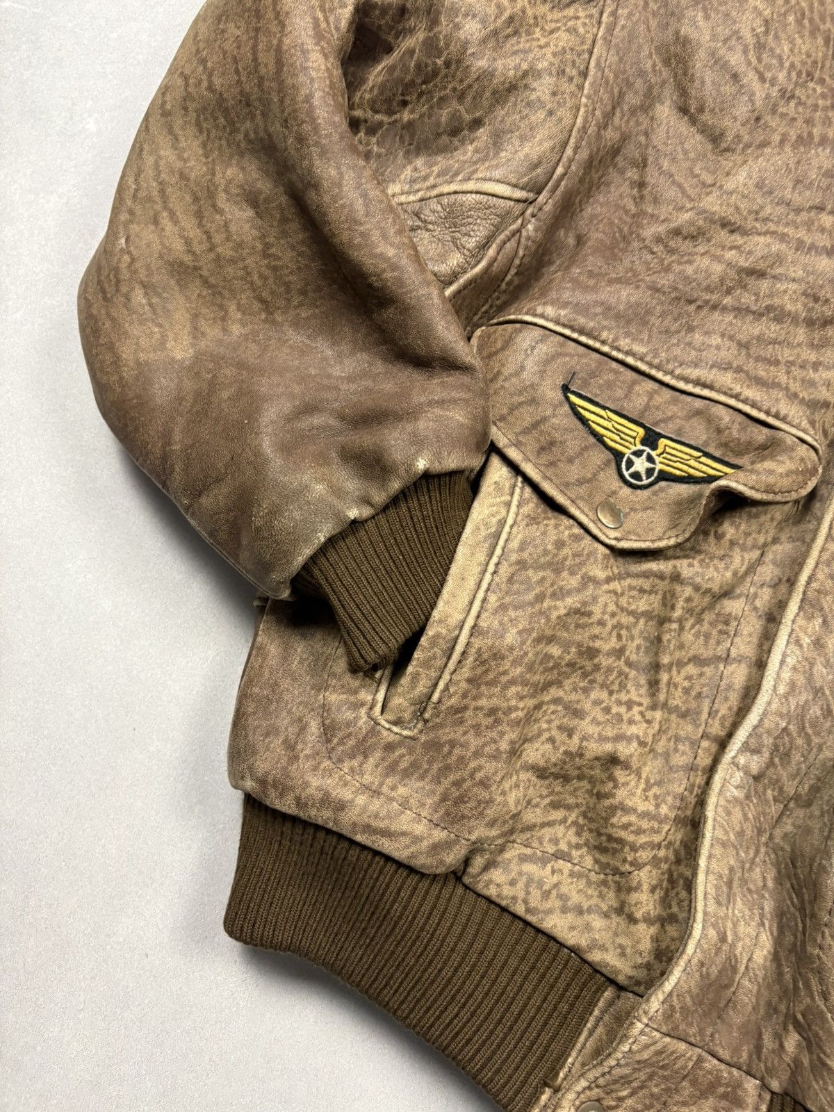 Leather Vintage A2 Distressed Leather Bomber Flight Jacket USA Patch Size US M / EU 48-50 / 2 - 3 Thumbnail