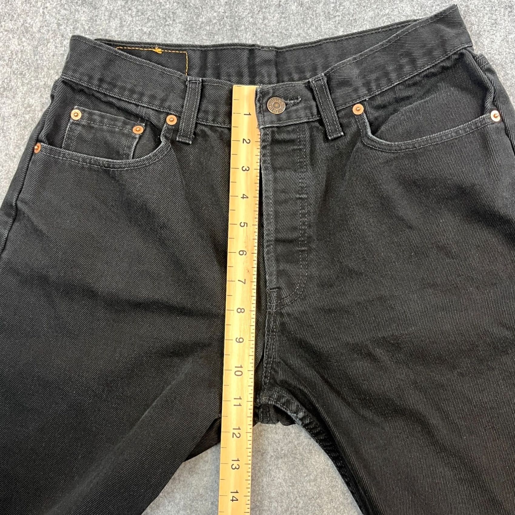 Levi's VINTAGE Levi's 618 Mens Shorts W30 Dark Wash Black 80s UK Made Orange Tab Shorts Mens Regular Dark Denim Casual Travel Workwear 90s? Size US 30 / EU 46 - 4 Thumbnail