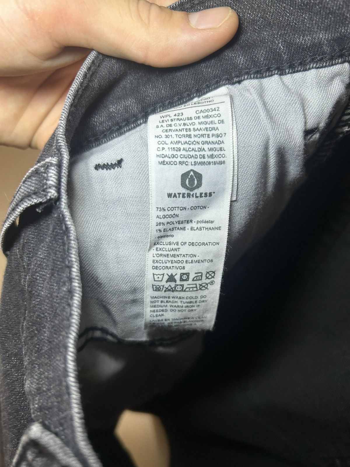 Levi's Levis dark grey black wash denim jorts Size US 38 / EU 54 - 6 Thumbnail