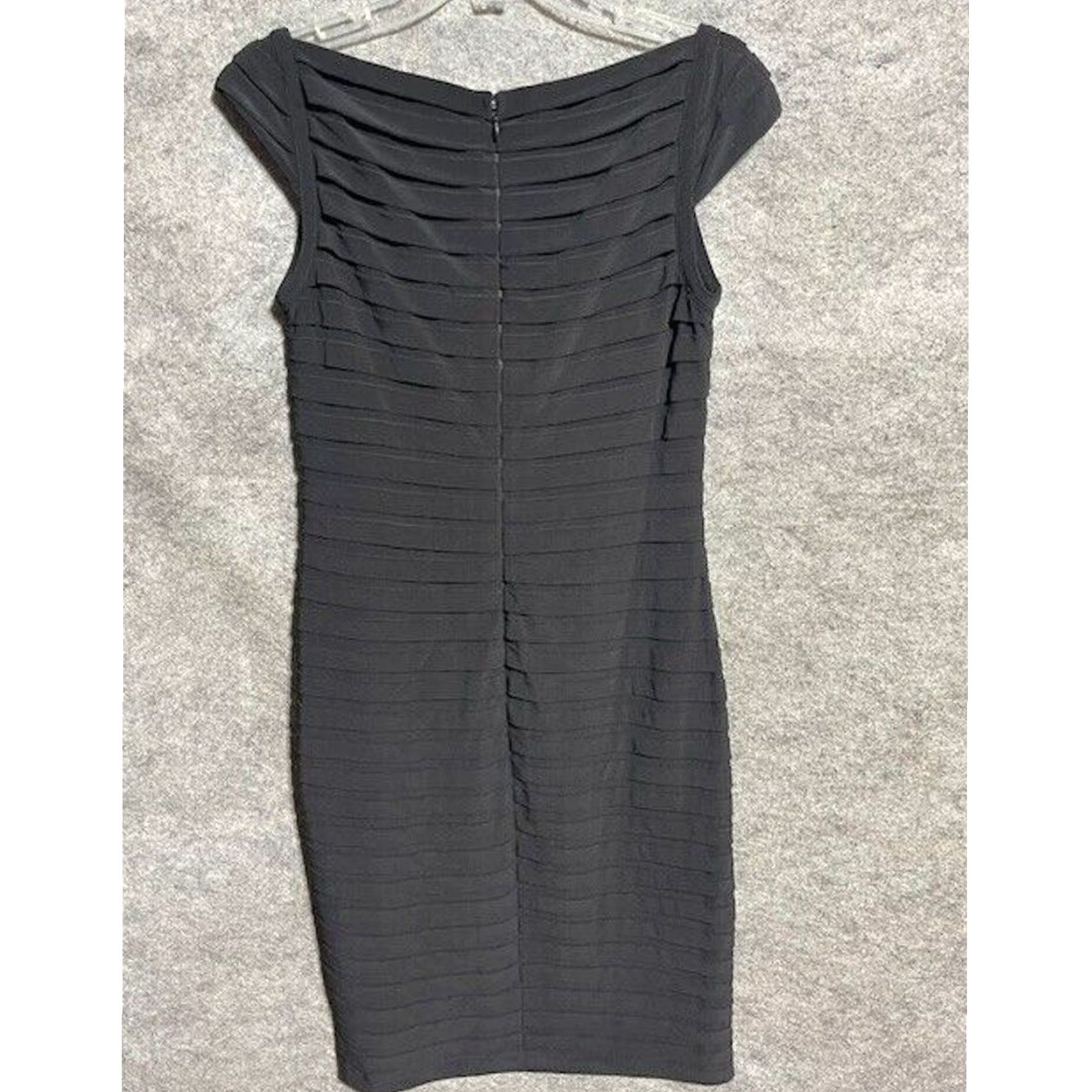 Adrianna Papell Adrianna Papell Cocktail Dress 10 Black Knee Length Cap Sleeve V-Neck LBD Party/Cocktail Women Size L / US 10 / IT 46 - 2 Thumbnail
