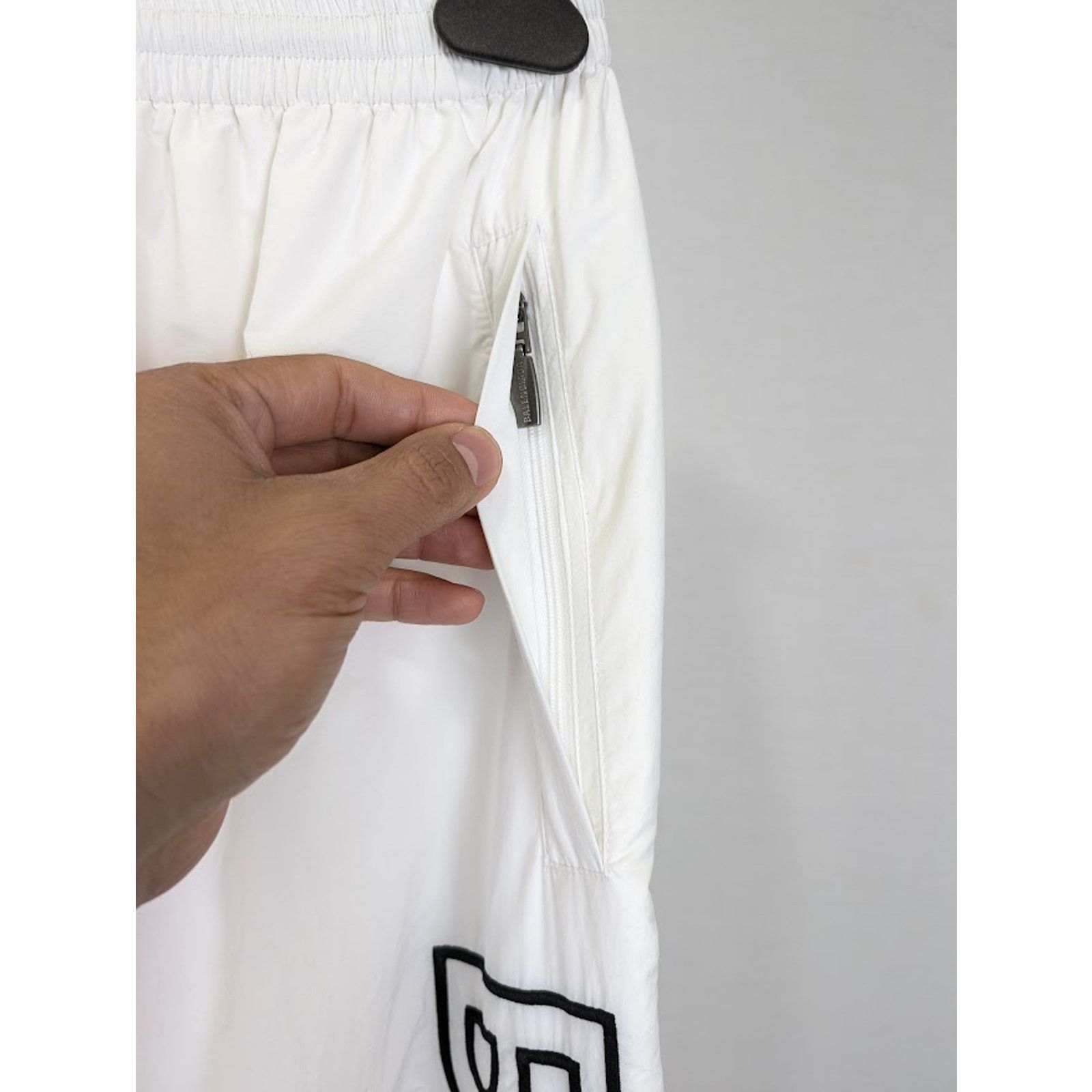 Balenciaga o1rshd1 Light Track Nylon Tracksuit Pants in White Size US 34 / EU 50 - 9 Thumbnail
