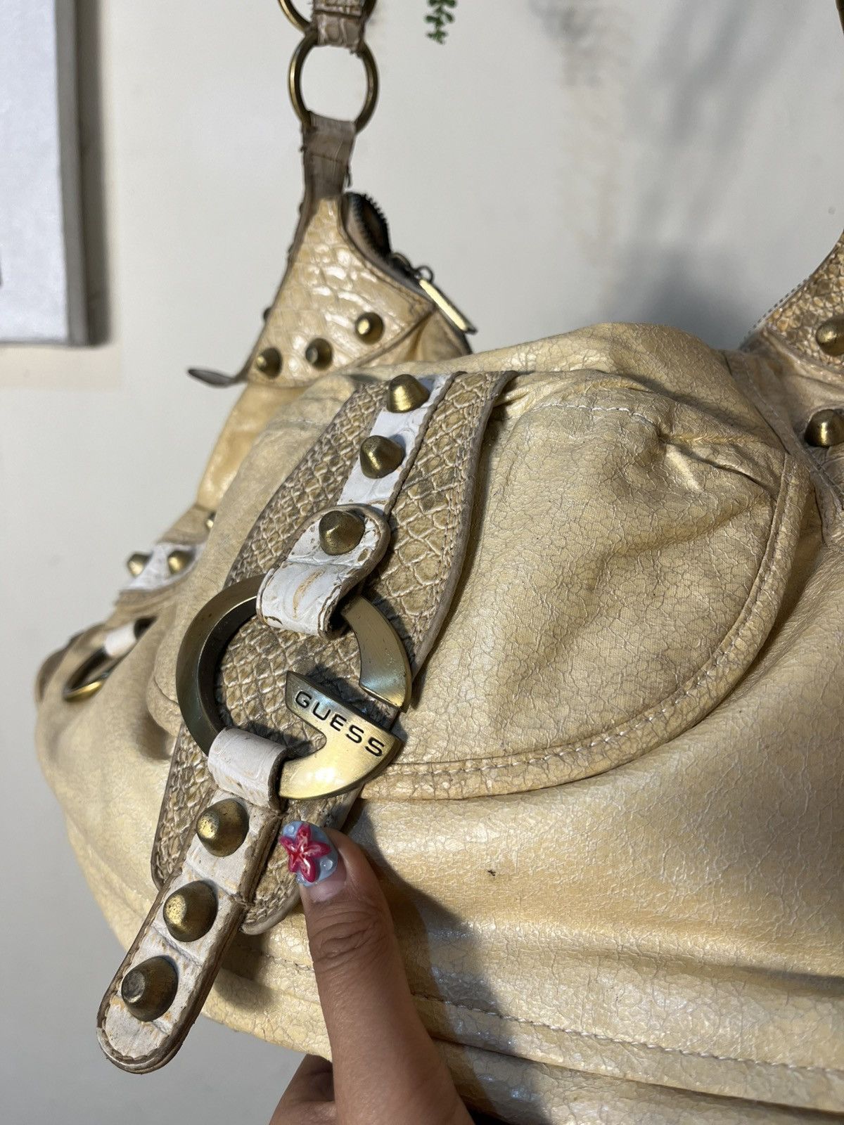 Guess Vtg guess big logo hobo bag Size ONE SIZE - 7 Thumbnail