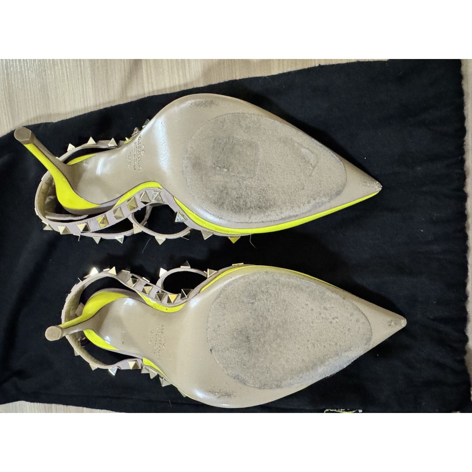 Valentino Valentino Rockstud Neon Yellow Patent Heels 7/37.5 Size US 7 / IT 37 - 4 Thumbnail