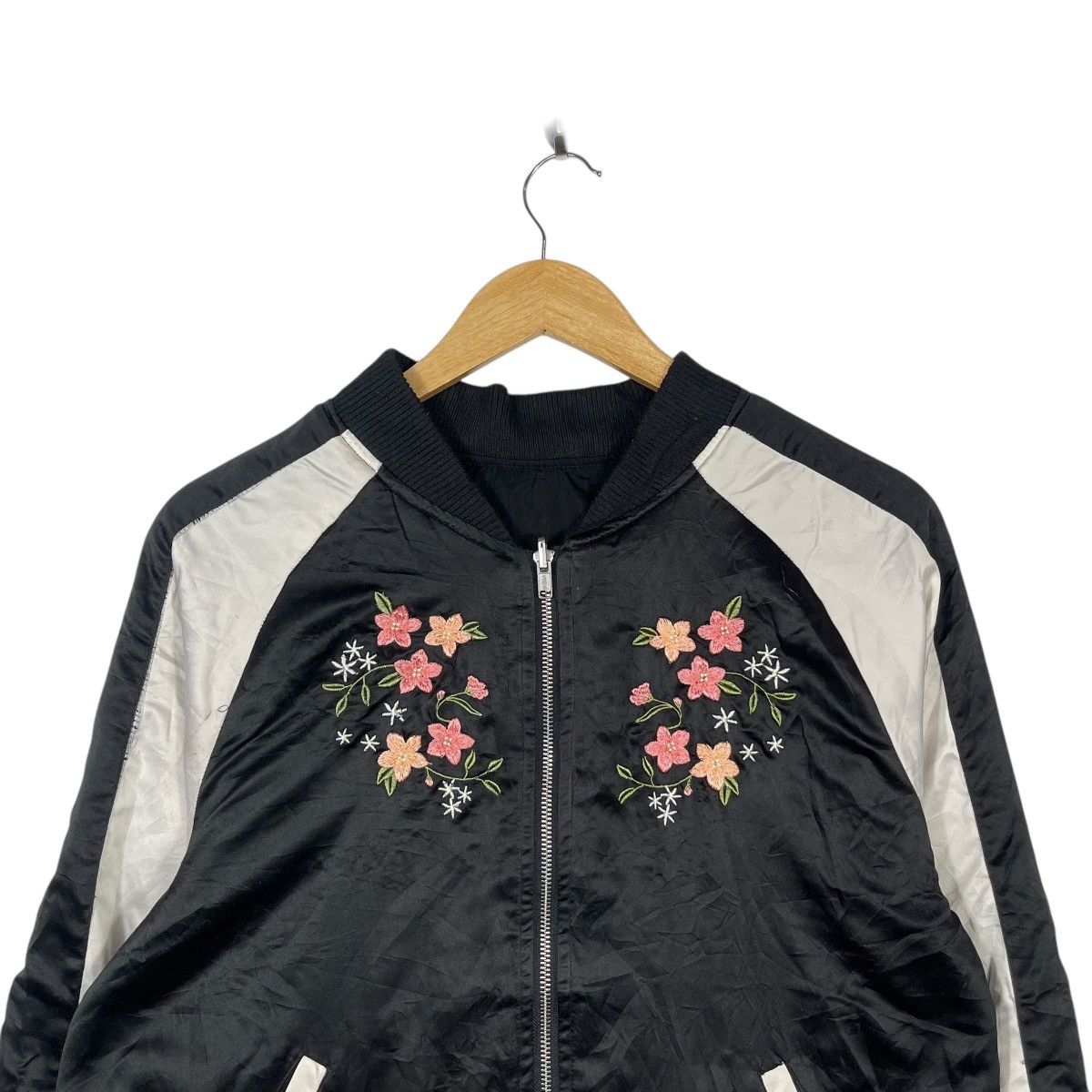 Vintage Private Pause Sukajan Bomber Jacket Embroidered Floral Satin Size M / US 6-8 / IT 42-44 - 2 Thumbnail