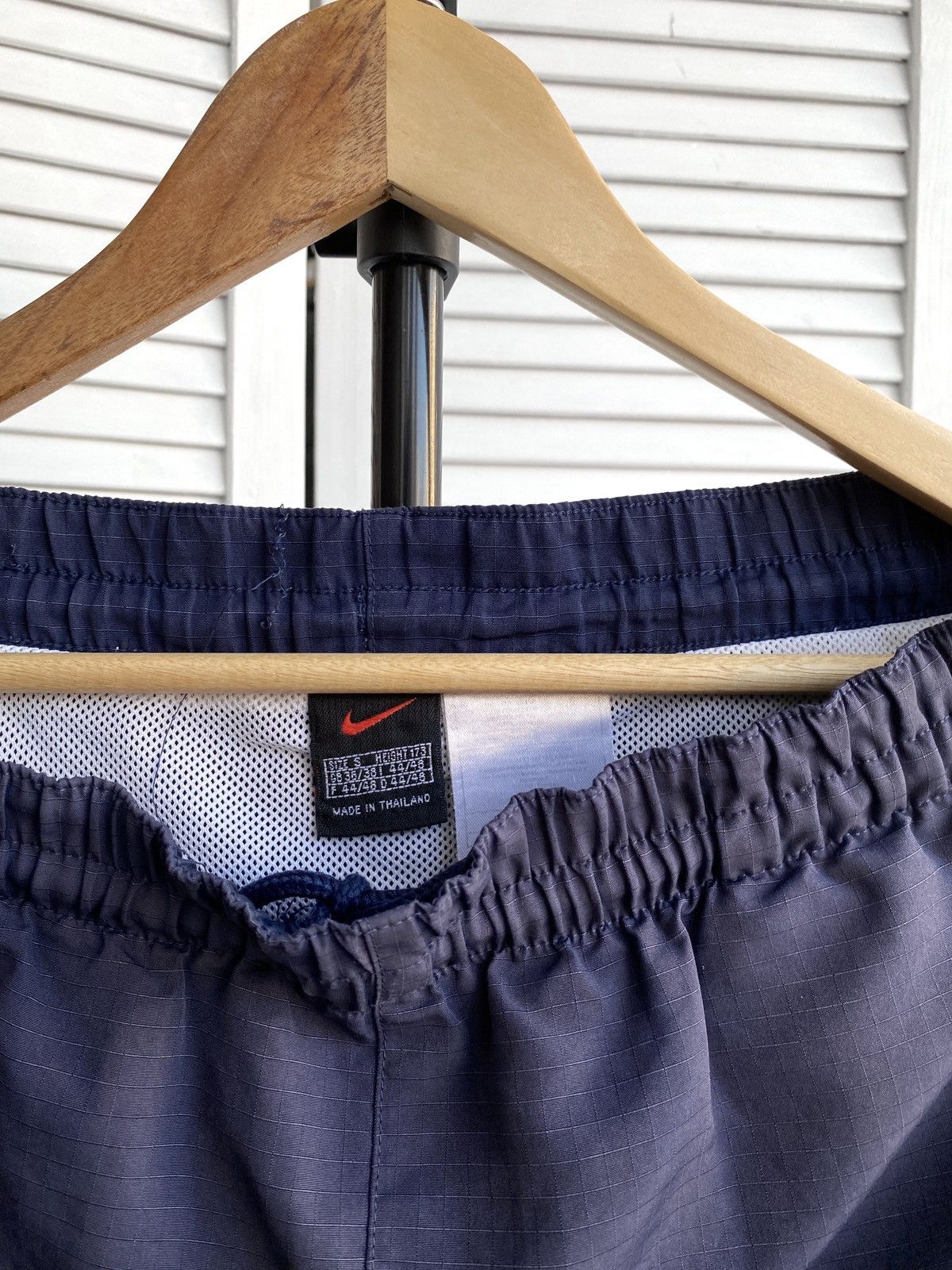 Nike × Vintage Nike Vintage 90s Swoosh Big Logo Nylon Retro Shorts Size US 32 / EU 48 - 9 Thumbnail