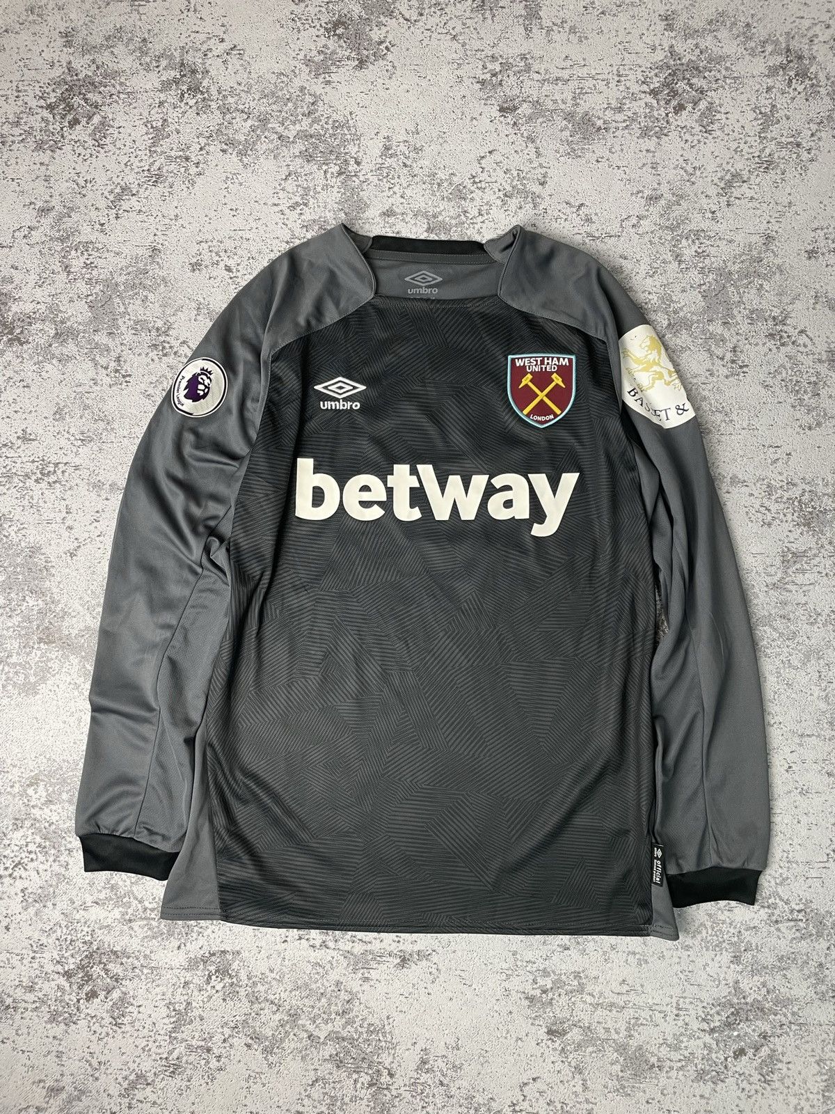 Umbro Trott 2018-19 West Ham Umbro Goalkeeper Shirt M Mens Size US M / EU 48-50 / 2 - 2 Thumbnail