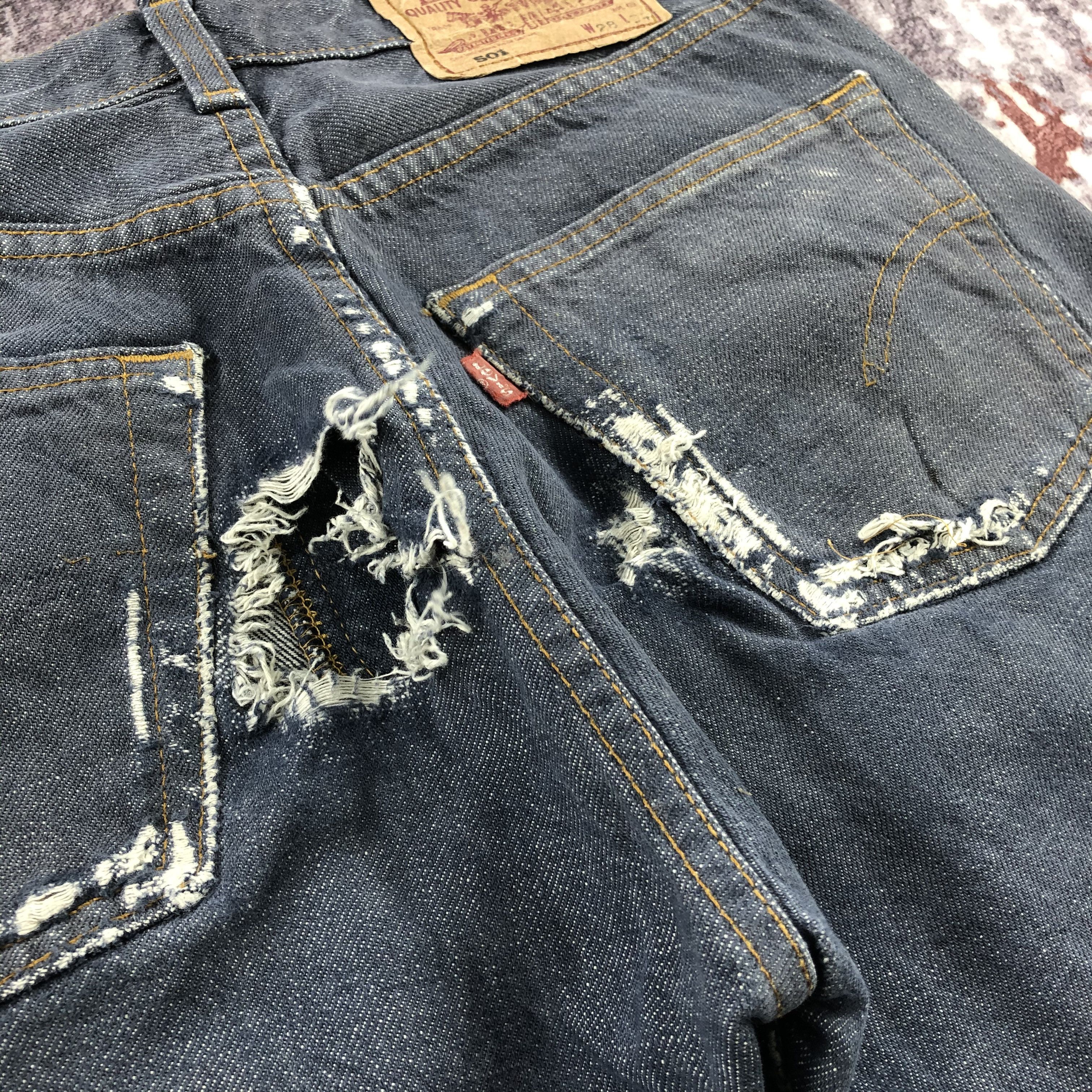 Levi's 90s Vintage Ripped Levis 501 Jeans-JM2674 Size US 28 / EU 44 - 6 Thumbnail