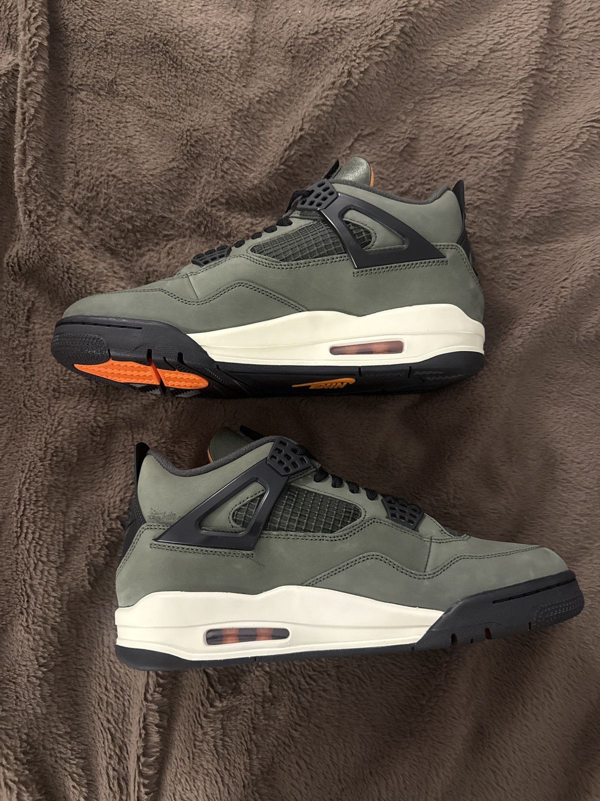 Jordan Brand × Undefeated brand new u defeated 4s never worn Size US 10 / EU 43 - 1 Thumbnail