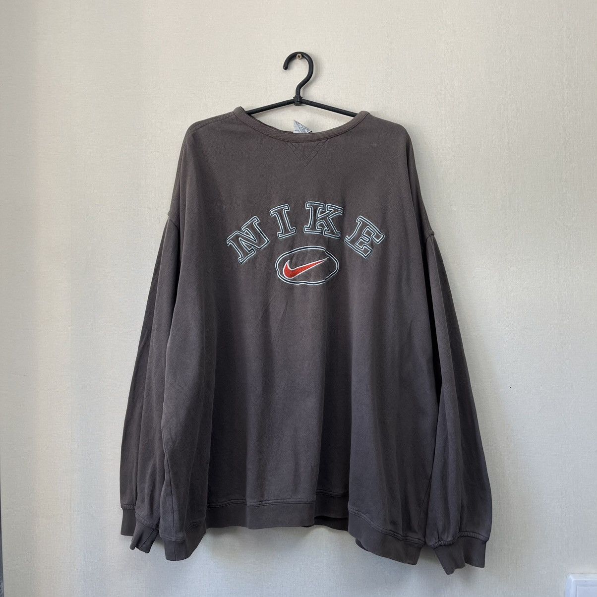 Nike Vintage 90s Nike big logo sweatshirt baggy fit Size US XL / EU 56 / 4 - 1 Thumbnail