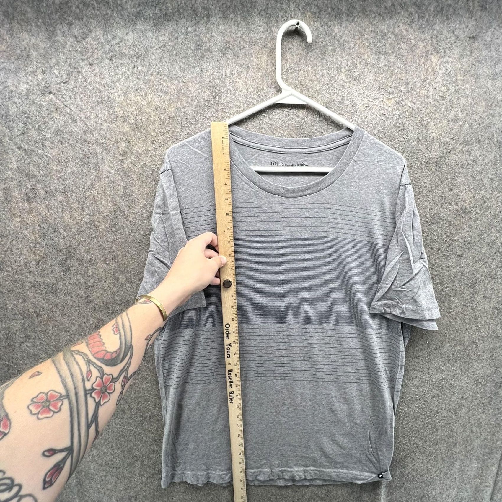 TravisMathew Travis Mathew Shirt Mens L Gray Striped Lightweight Crewneck Tee Casual Size US L / EU 52-54 / 3 - 6 Thumbnail