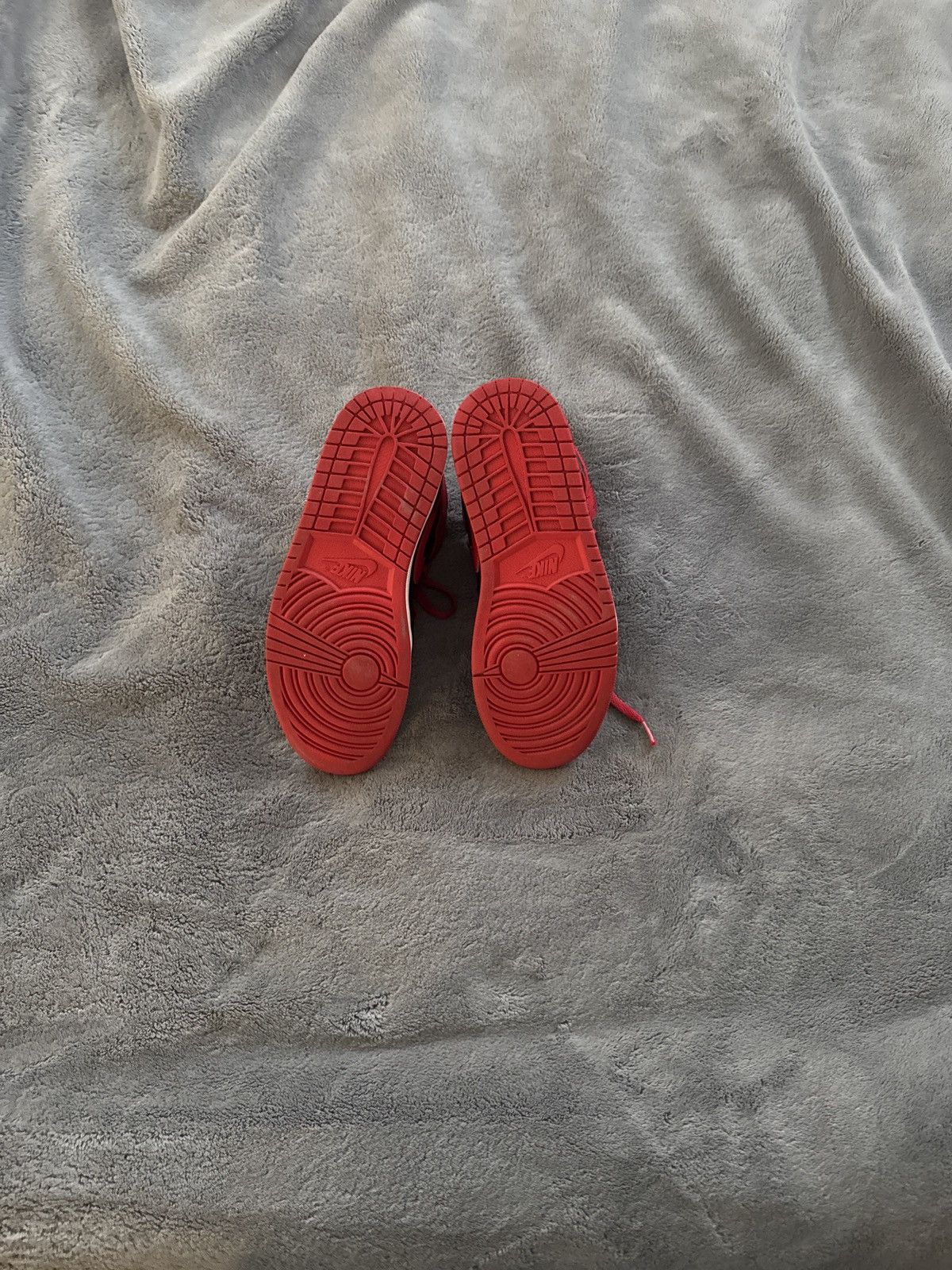 Jordan Brand Black and Red Jordan 1’s Size US 8.5 / EU 41-42 - 3 Thumbnail
