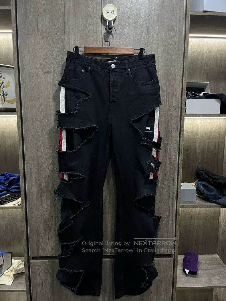 Balenciaga Balenciaga size S Black and red 3B embroidered double-laye Size US 27 - 1 Thumbnail