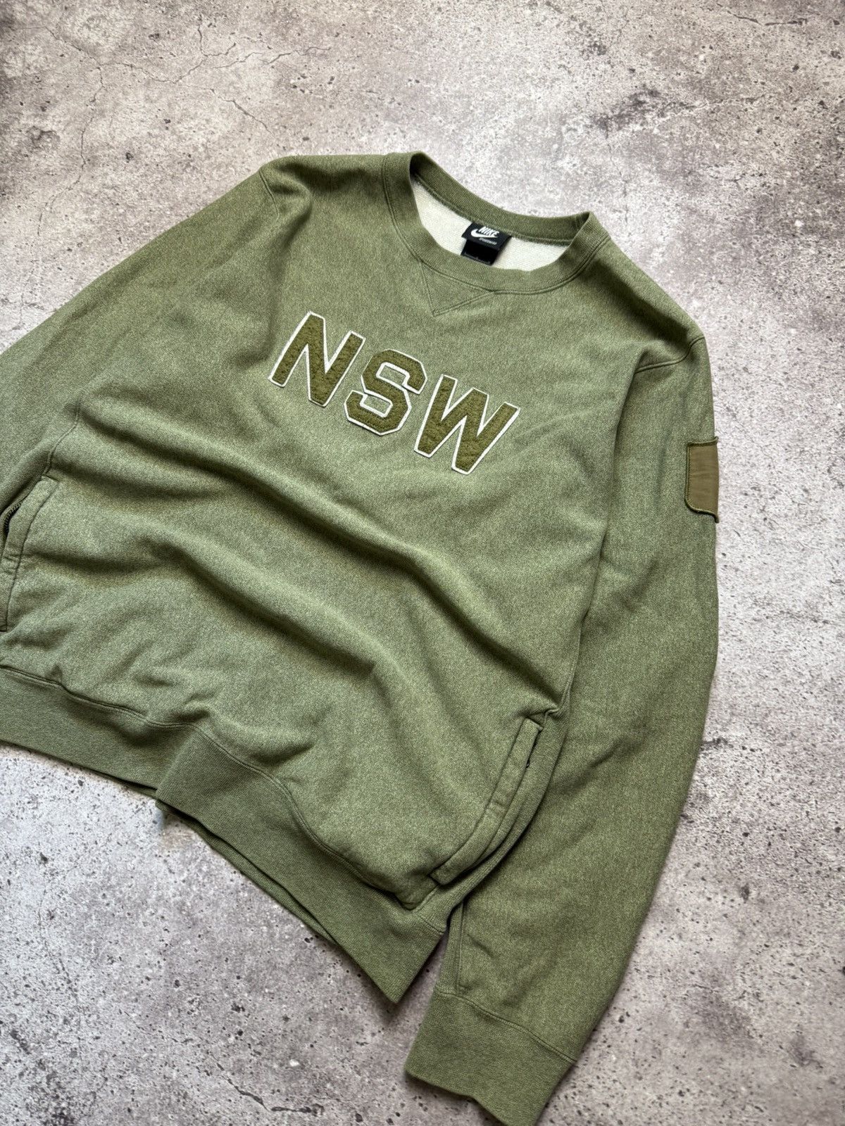 Nike × Vintage Vintage Nike NSW Sweatshirt 90s Y2K Size US L / EU 52-54 / 3 - 2 Thumbnail