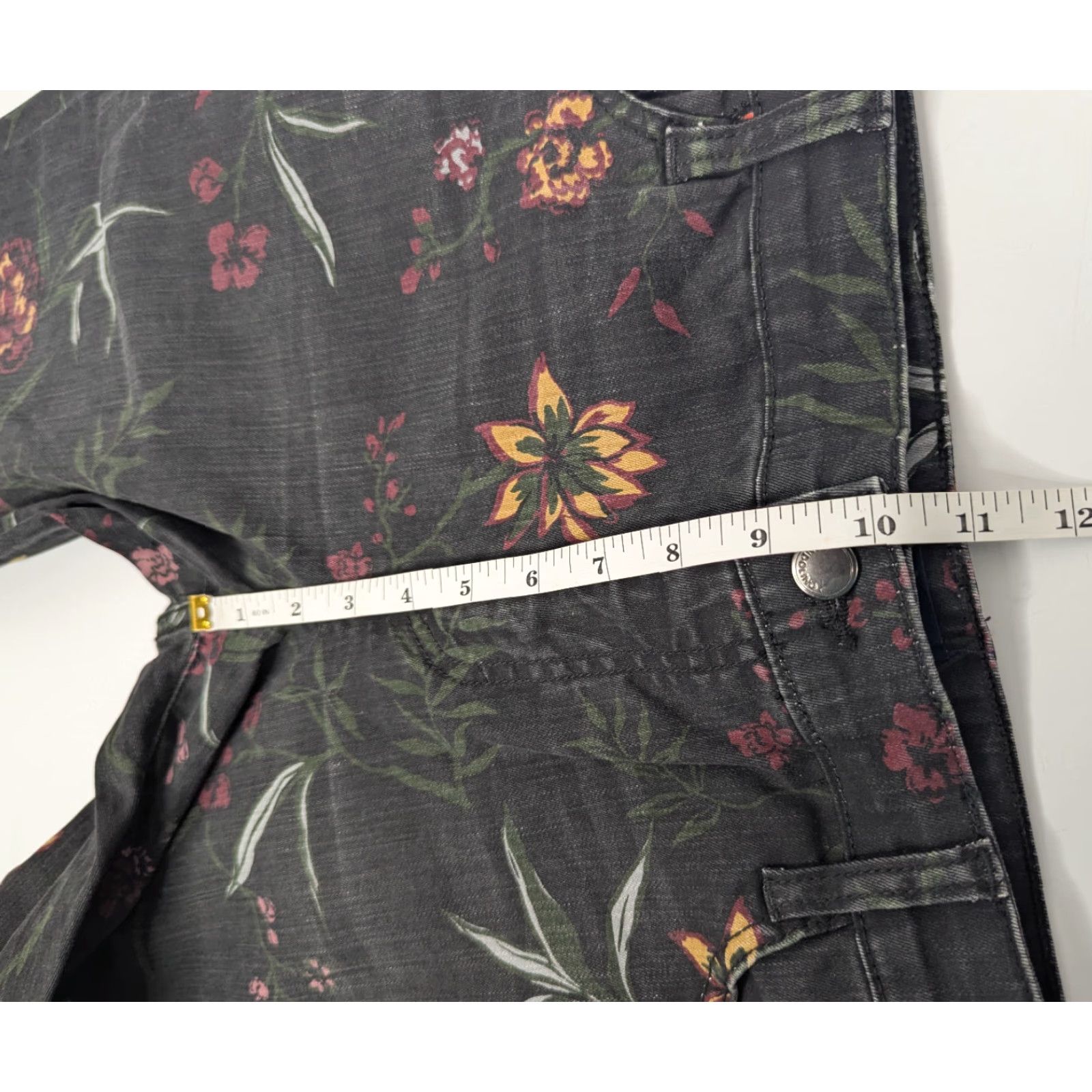 Vintage Bandolino Amy Floral Pants Women Size 8 Black Stretch Straight Leg Casual Size 30" / US 8 / IT 44 - 7 Thumbnail
