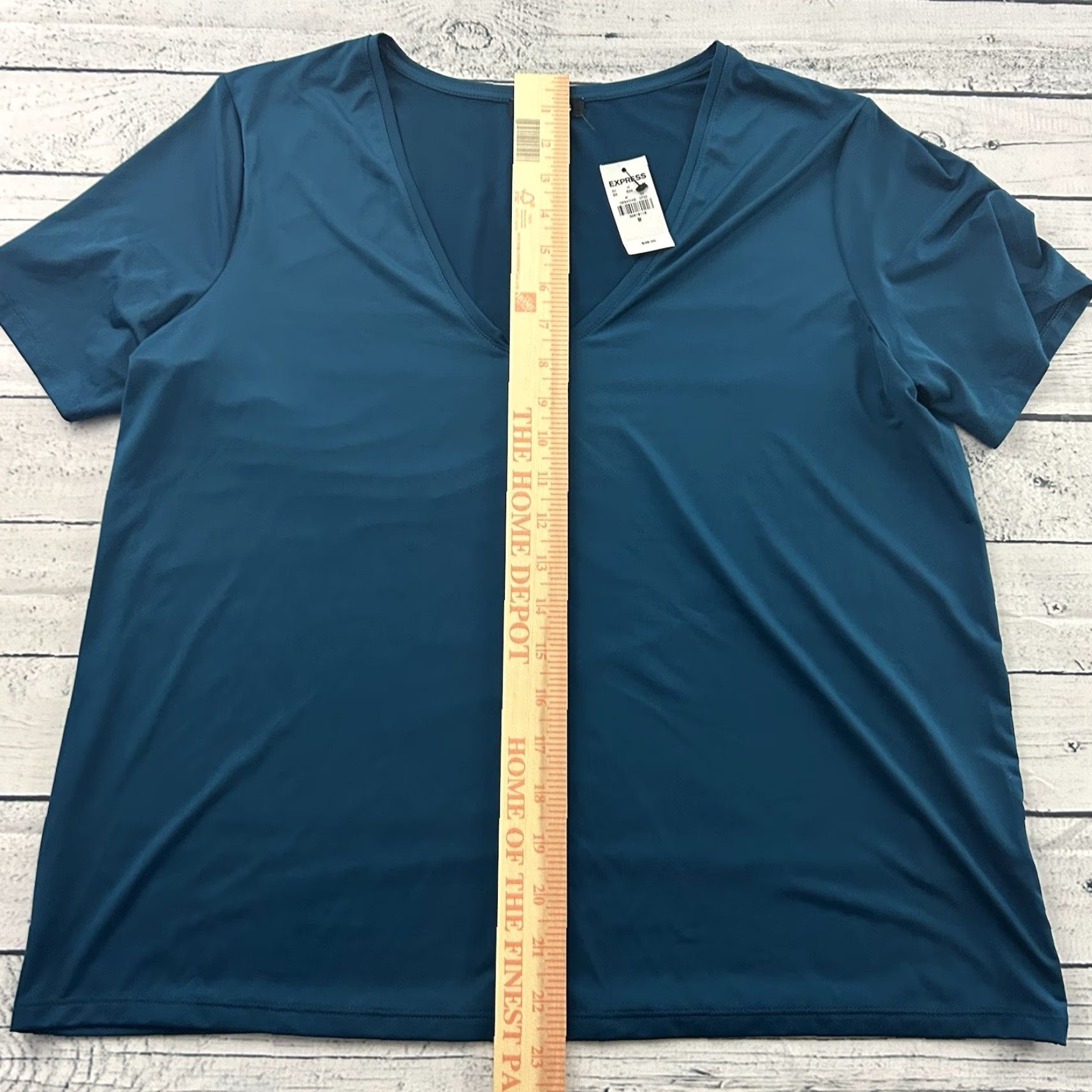 Express VINTAGE Express Silky Skimming V-Neck Short Sleeve Top Womens Medium Blue Express Shirt M Blue Short Sleeve V-Neck Women Medium Top Size M / US 6-8 / IT 42-44 - 4 Thumbnail