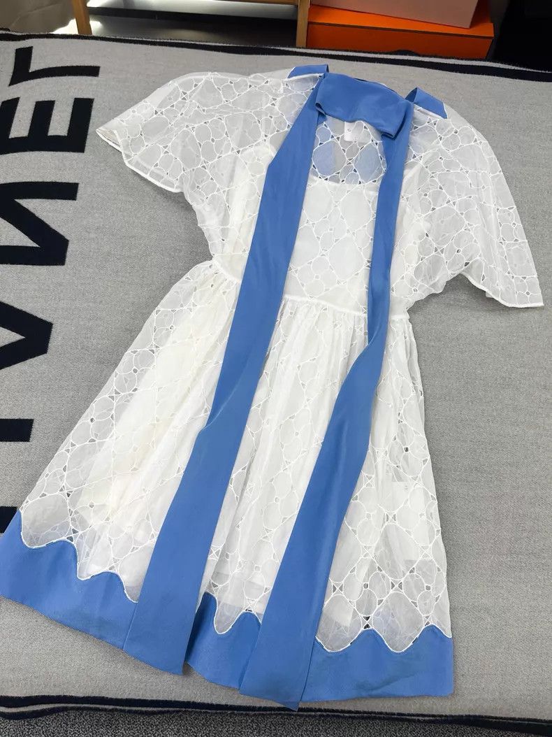 Valentino Valentino White blue-edged mulberry silk dress Size M / US 6-8 / IT 42-44 - 4 Thumbnail