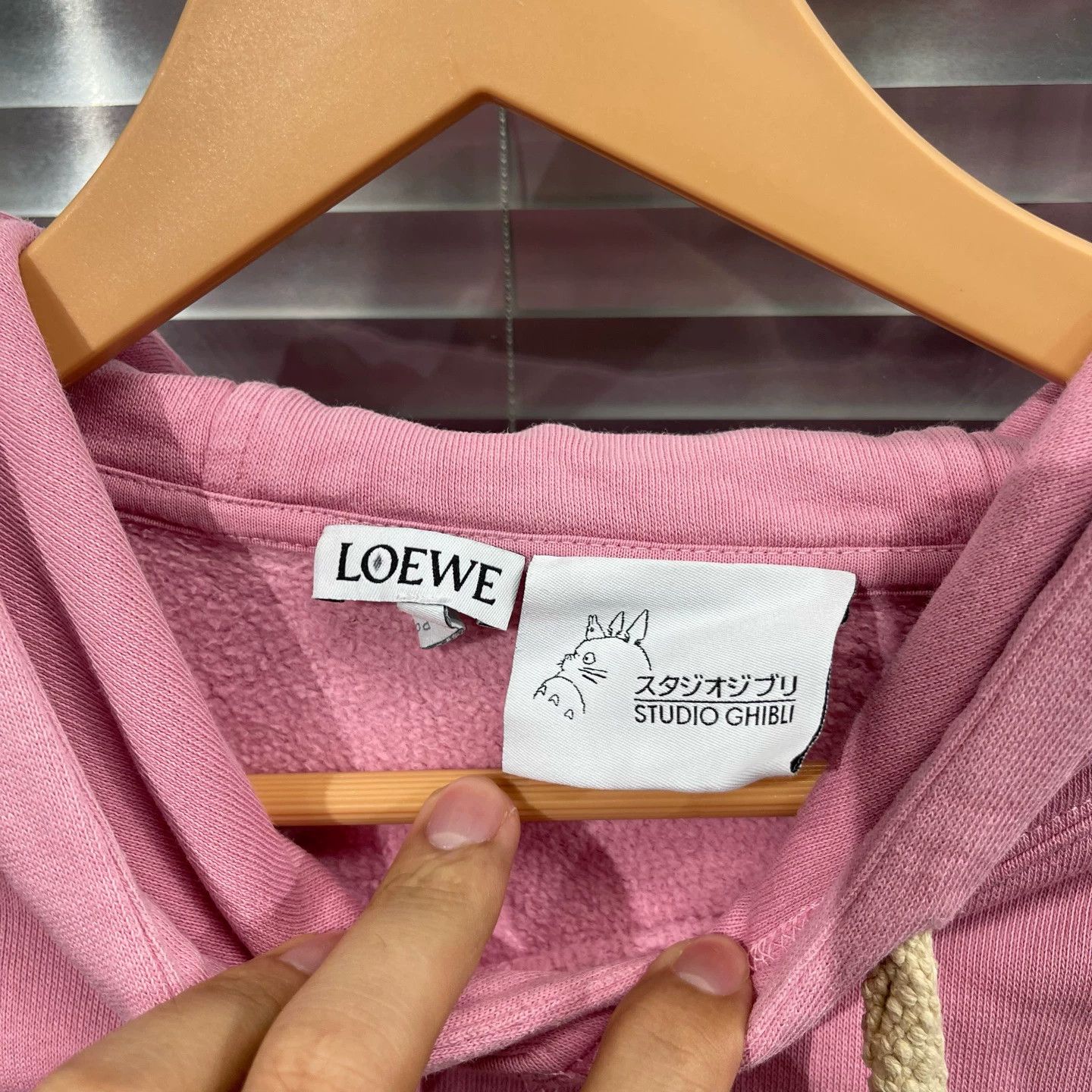 Loewe Loewe Spirited Away Pink Embroidered Soot Sprite Sweatshirt Size US L / EU 52-54 / 3 - 3 Thumbnail