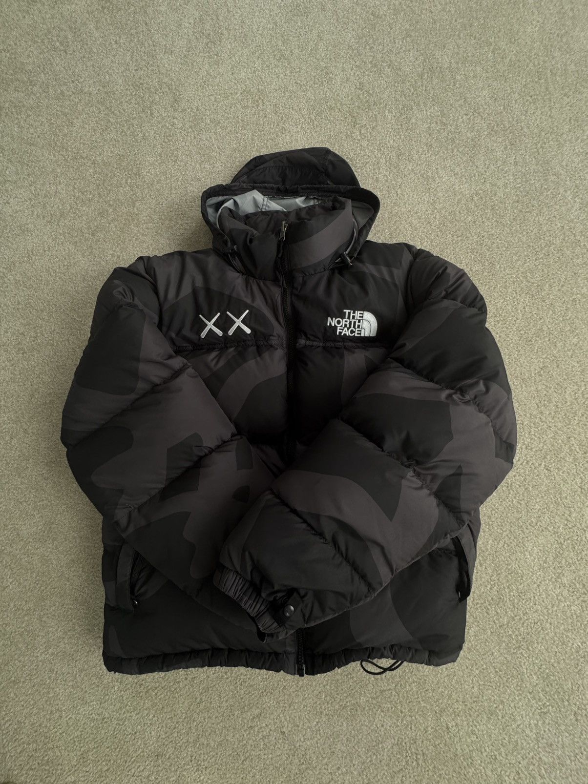 The North Face The North Face x KAWS Retro 1994 Size US L / EU 52-54 / 3 - 1 Thumbnail