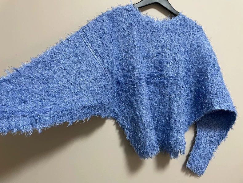 Issey Miyake Issey Miyake Blue furry top Size L / US 10 / IT 46 - 2 Thumbnail