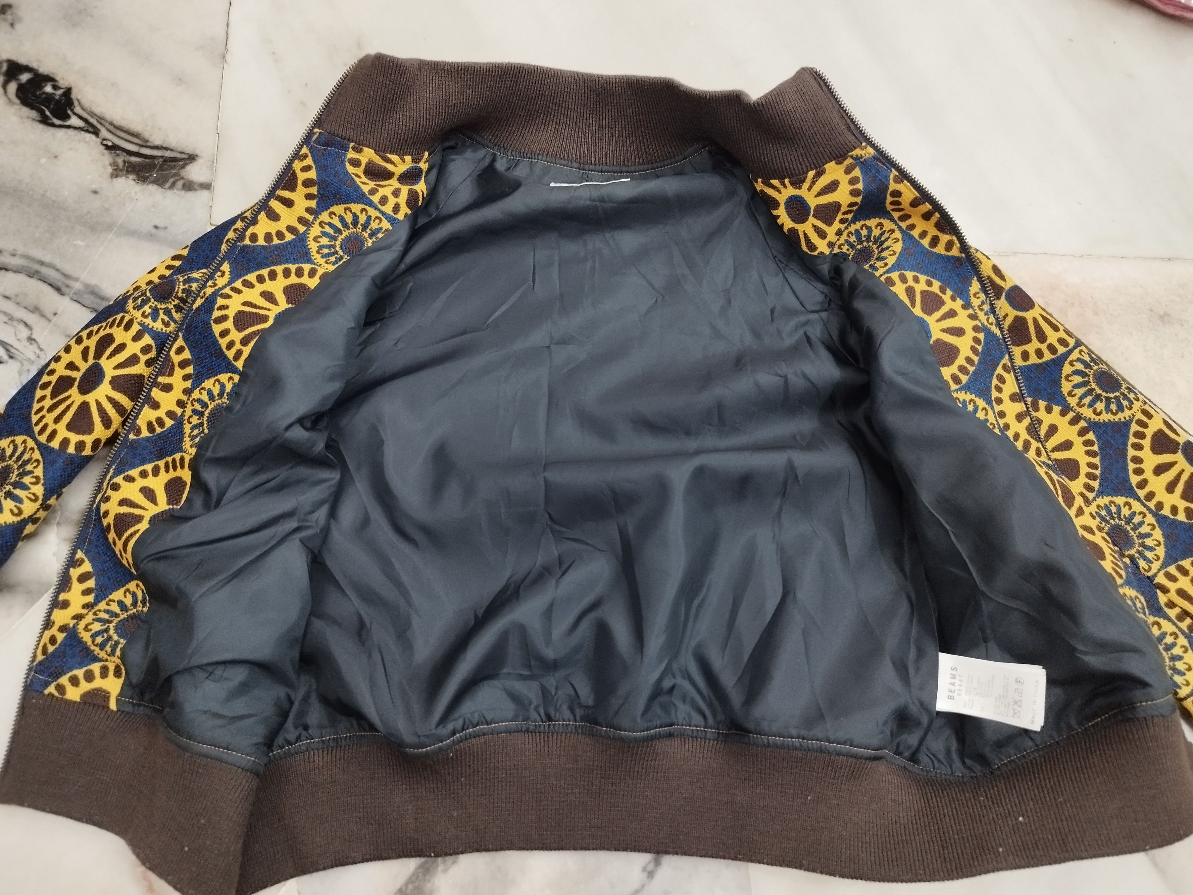 Beams Japan × Beams Plus × Chaos Gone Global BEAMS HEART BOMBER JACKET RETRO PATTERN JACKET Size M / US 6-8 / IT 42-44 - 3 Thumbnail