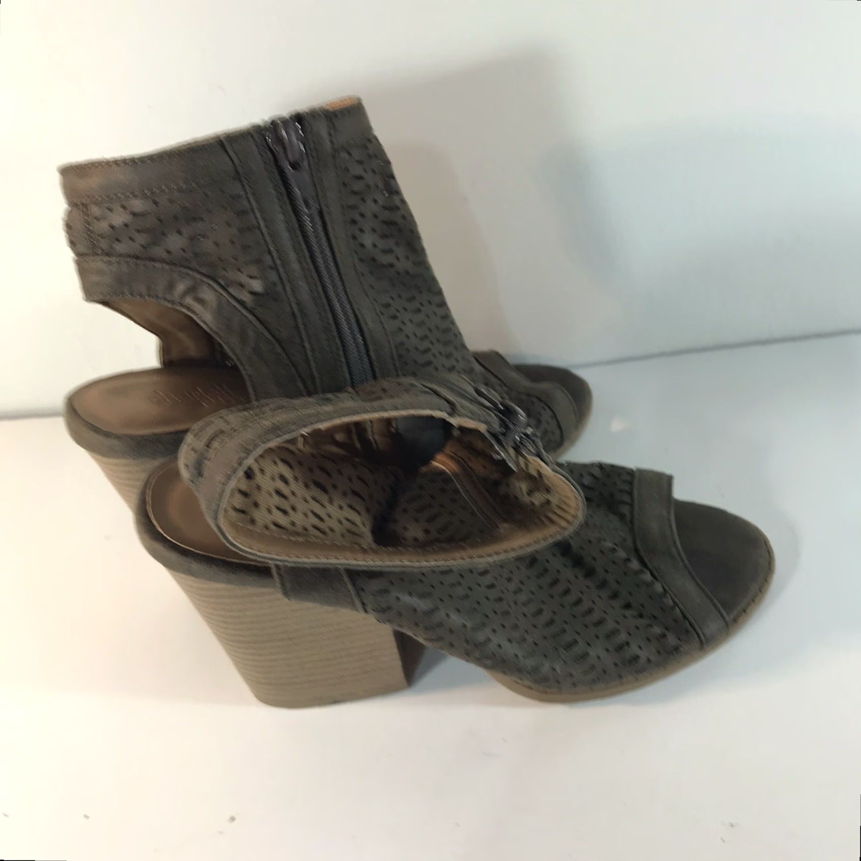 Vintage Charlotte Russe Gladiator Heels Womens Size 6 Brown Open Toe 3.5in Block Heel Faux Leather Zip Side Size US 6 / IT 36 - 2 Thumbnail
