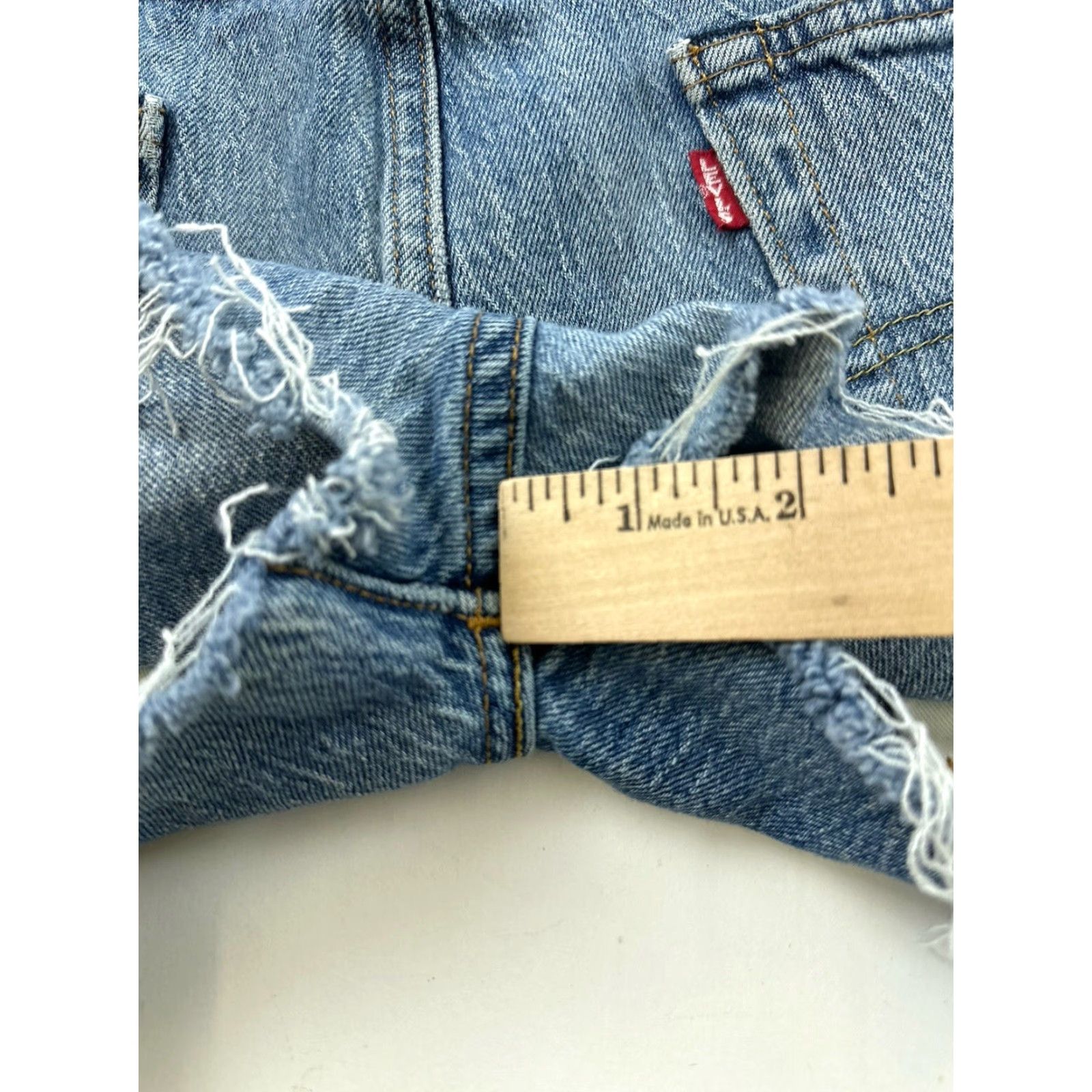 Levi's Levi’s Shorts Women 34 Blue Denim Cut Off Jeans Size 24" / US 00 / IT 34 - 7 Thumbnail