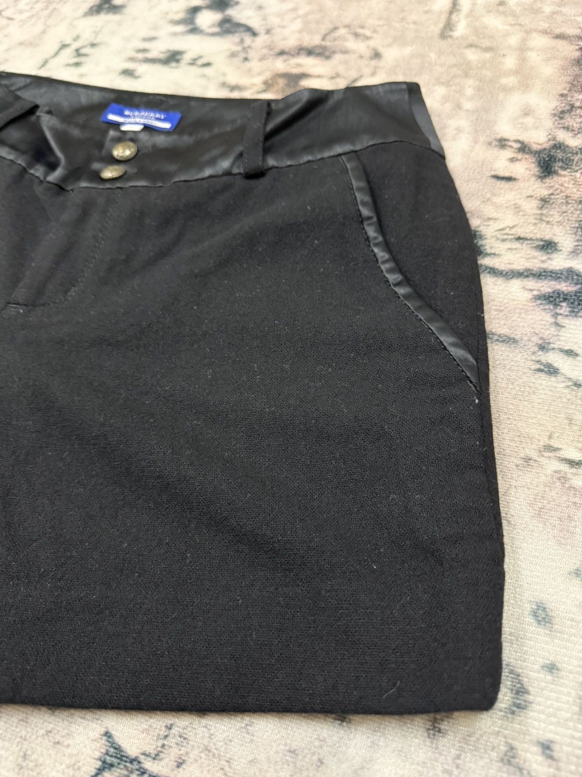 Burberry × Designer × Japanese Brand Burberry London Blue Label Wool Short Pants Size 28" / US 6 / IT 42 - 3 Thumbnail