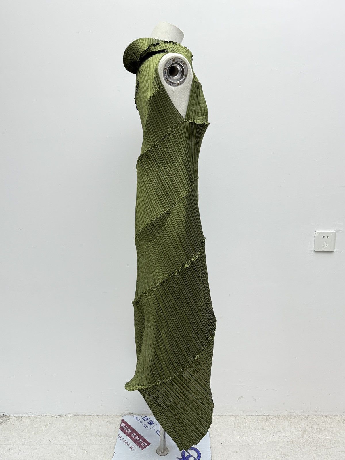 Issey Miyake Spiral Staircase Pleated Dress Size L / US 10 / IT 46 - 2 Thumbnail