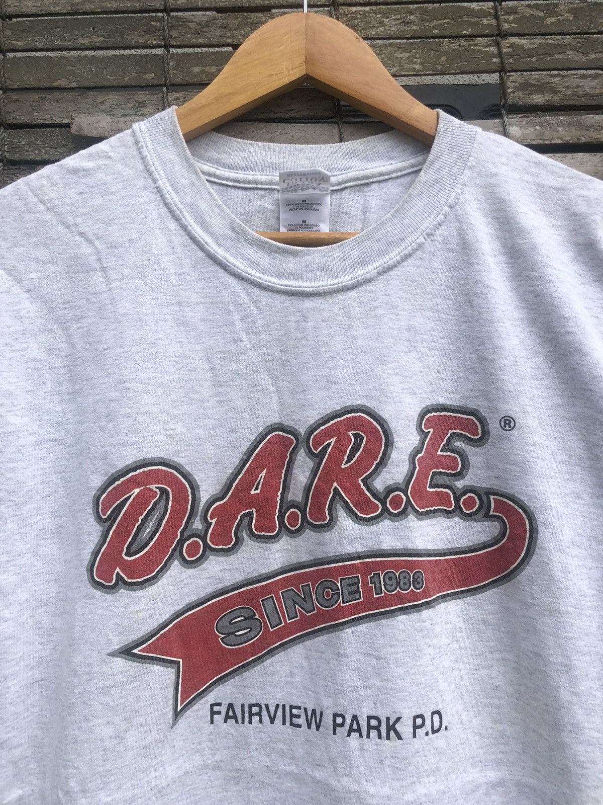 Vintage Vintage Y2K DARE Fairview Park P.D Tshirt Size US M / EU 48-50 / 2 - 4 Thumbnail