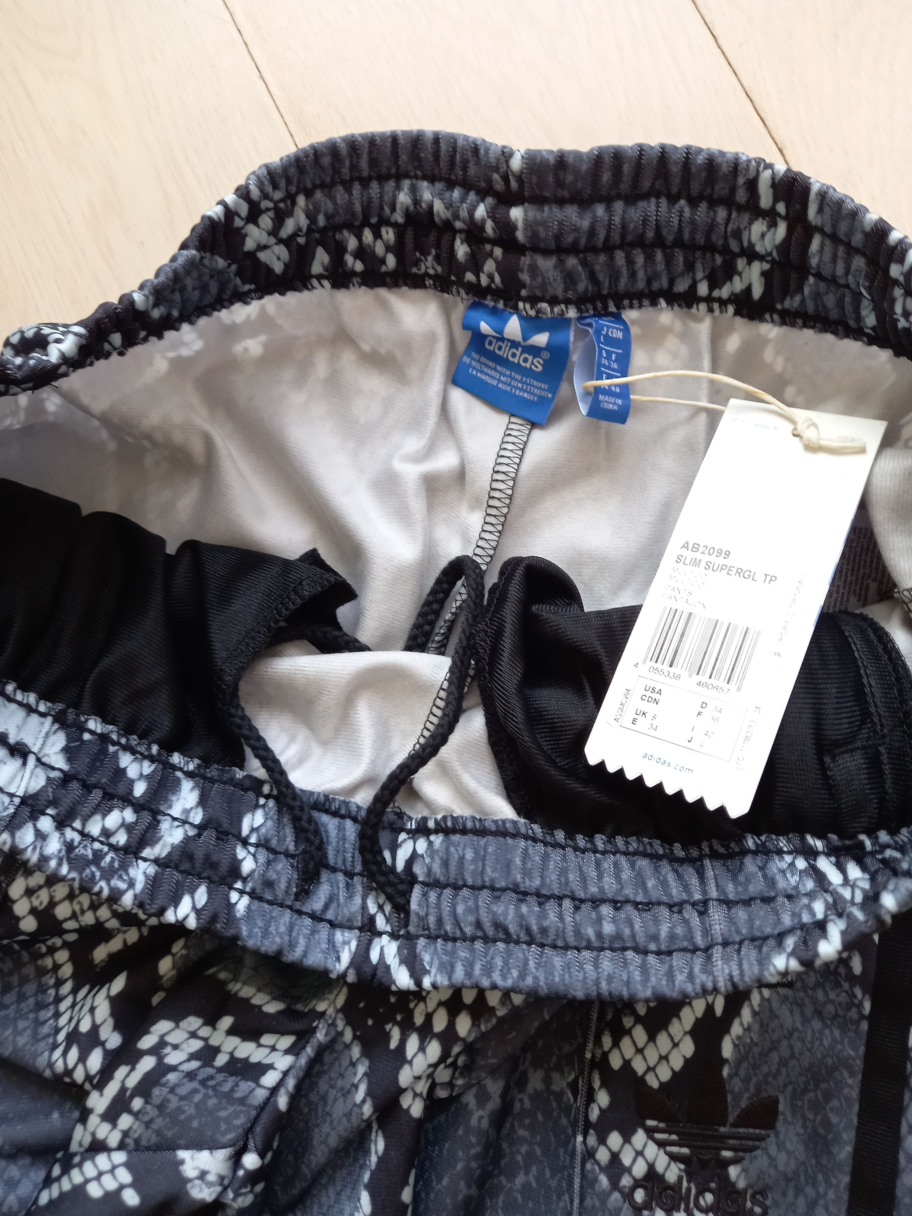Adidas 2015 Adidas Originals Snakeskin print Supergirl Track Pants Size 27" / US 4 / IT 40 - 7 Thumbnail