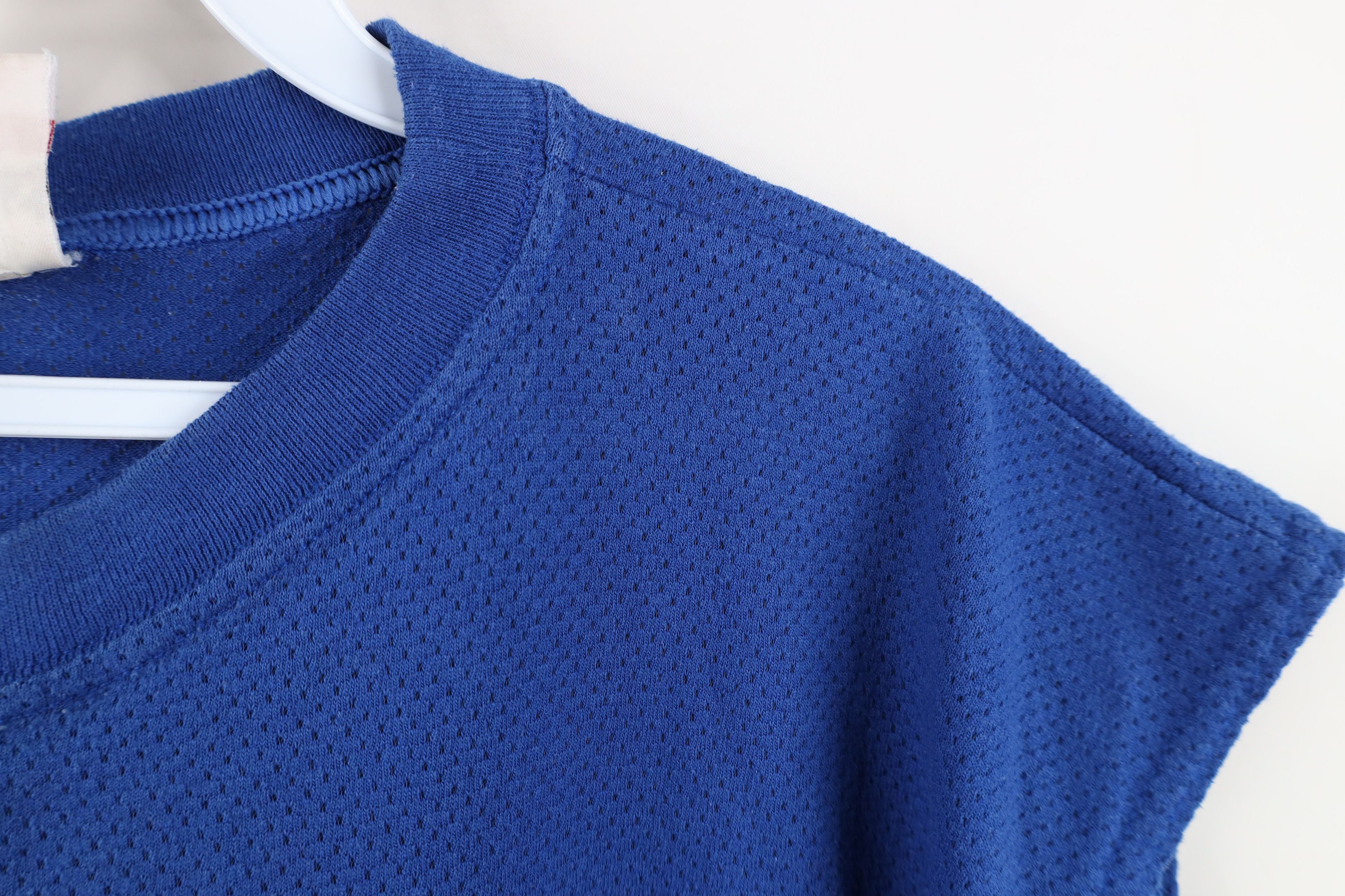 Vintage Vintage 90s Streetwear Mesh Sleeveless Muscle T-Shirt Blue Size US L / EU 52-54 / 3 - 7 Thumbnail