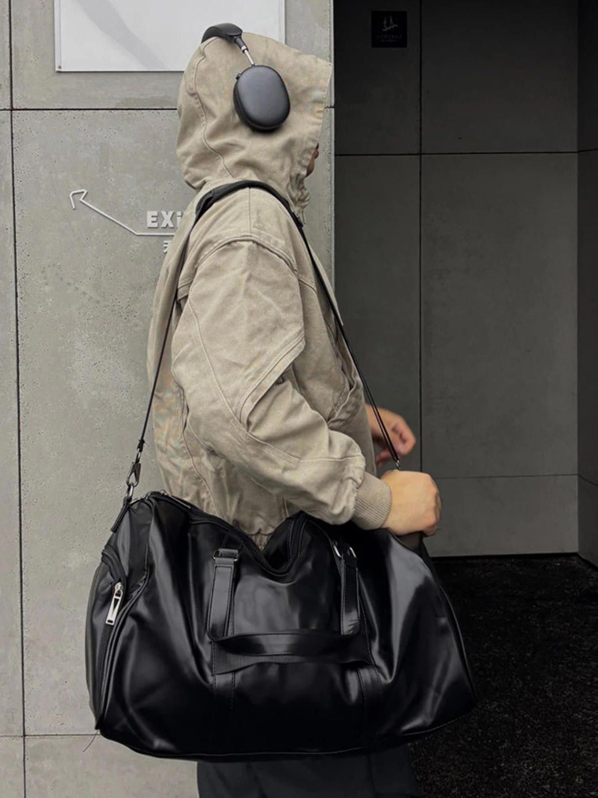Other Black Large Leather Travel Duffel Bag, Weekender Bag Size ONE SIZE - 4 Thumbnail
