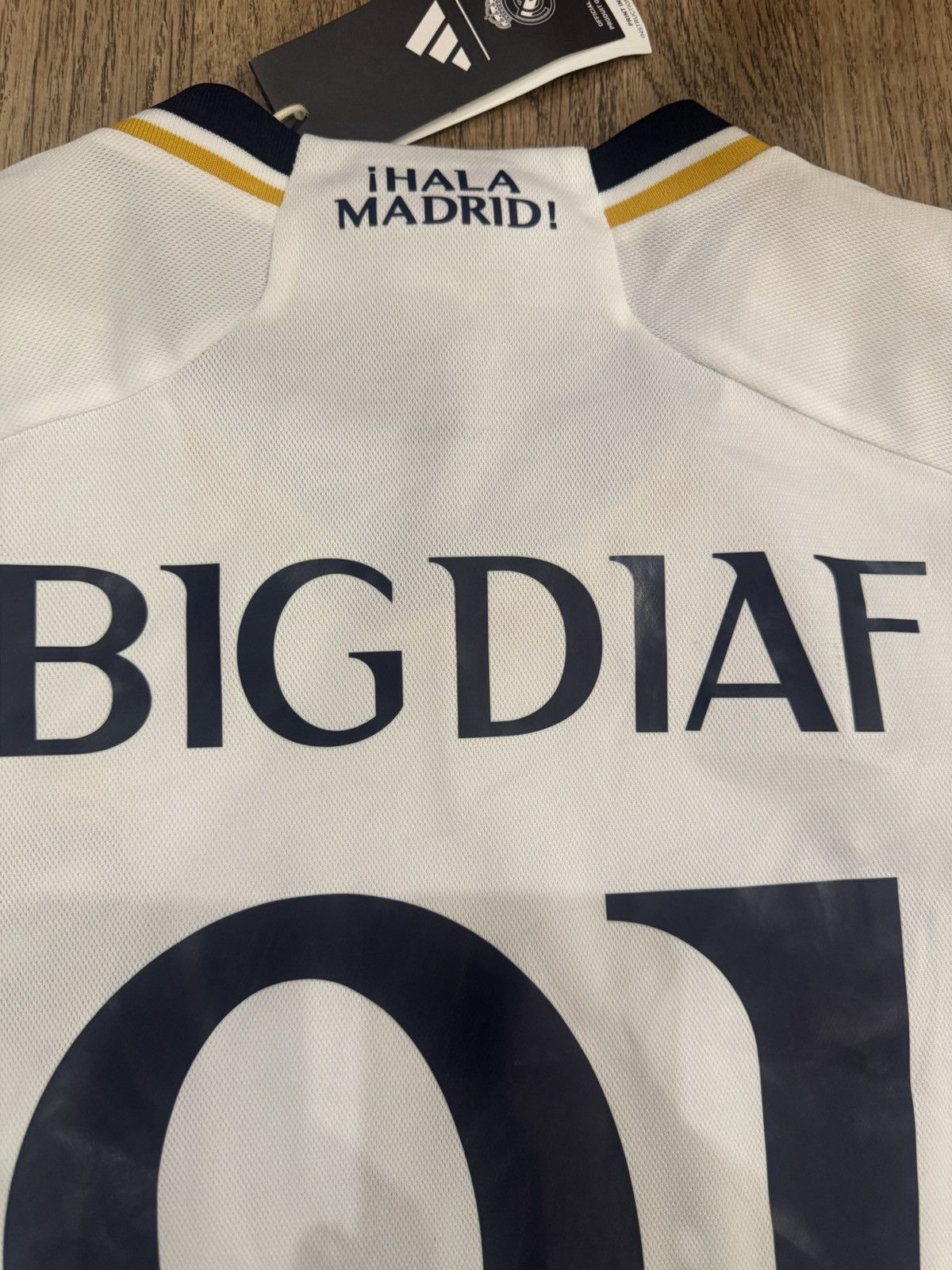 Adidas REAL MADRID CF 2023/2024 HOME FOOTBALL JERSEY SIZE L HR3796 Size US L / EU 52-54 / 3 - 12 Thumbnail