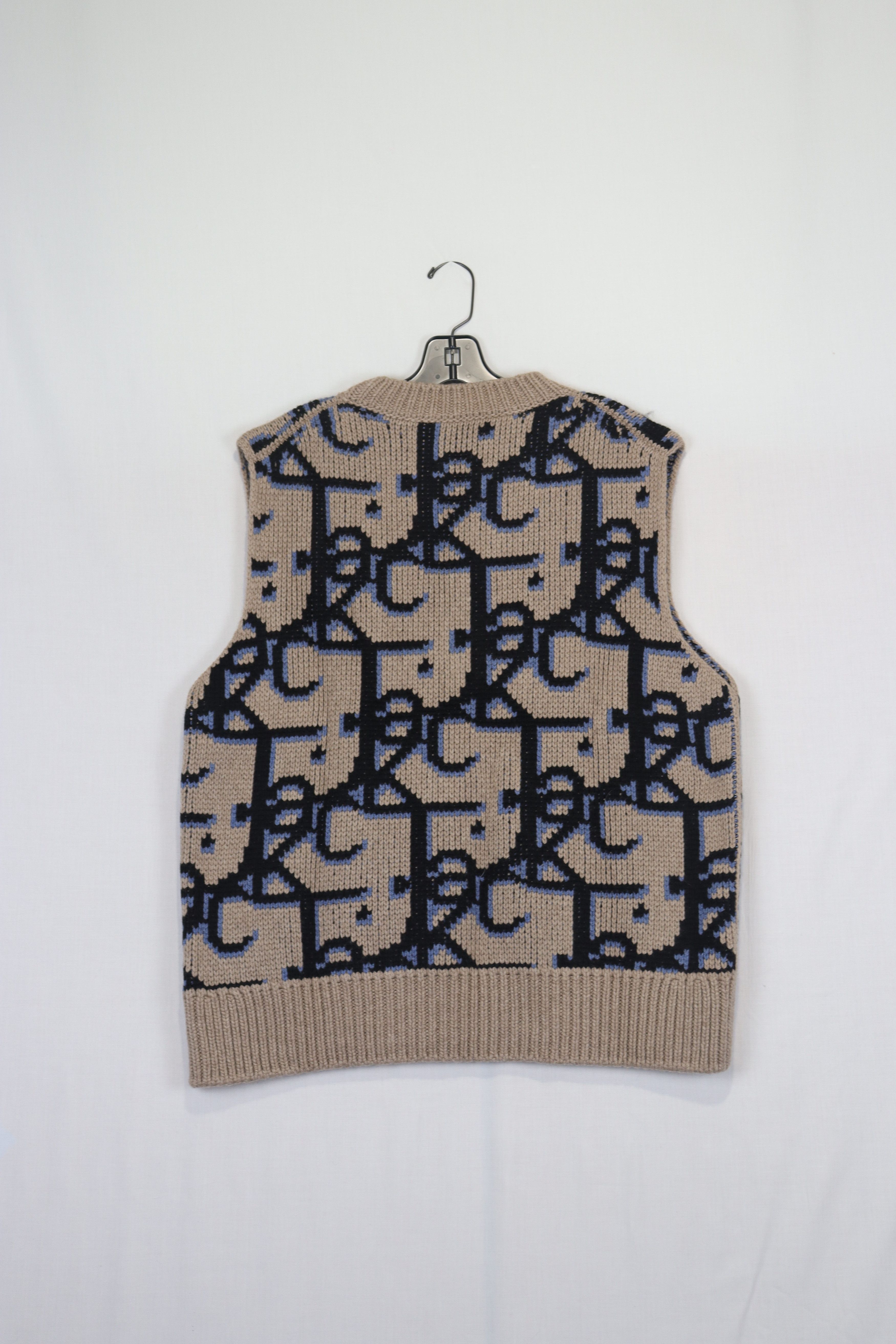 image of Dior O1Rshd11223 Check This Jack Jacquard Logo Knit Vest In Beige in Fond Beige, Men's (Size Medium