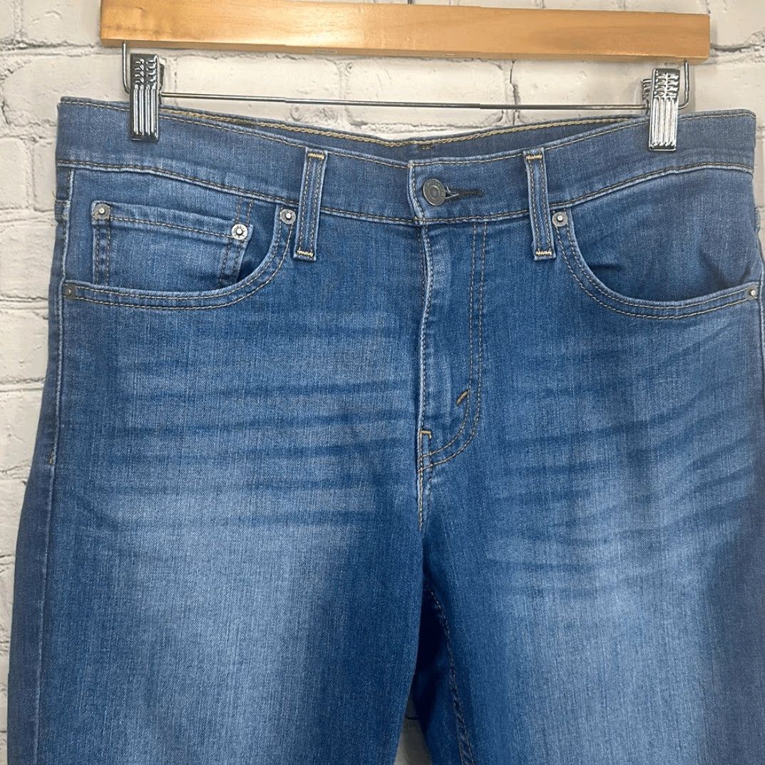 Levi's VINTAGE Levi’s 511 Mens Straight Jeans - Blue, Regular, W32 L34 Lightweight, 32 x 34, Men, Jeans, 511, Straight, Lightweight, Blue, 90s? Size US 32 / EU 48 - 2 Thumbnail