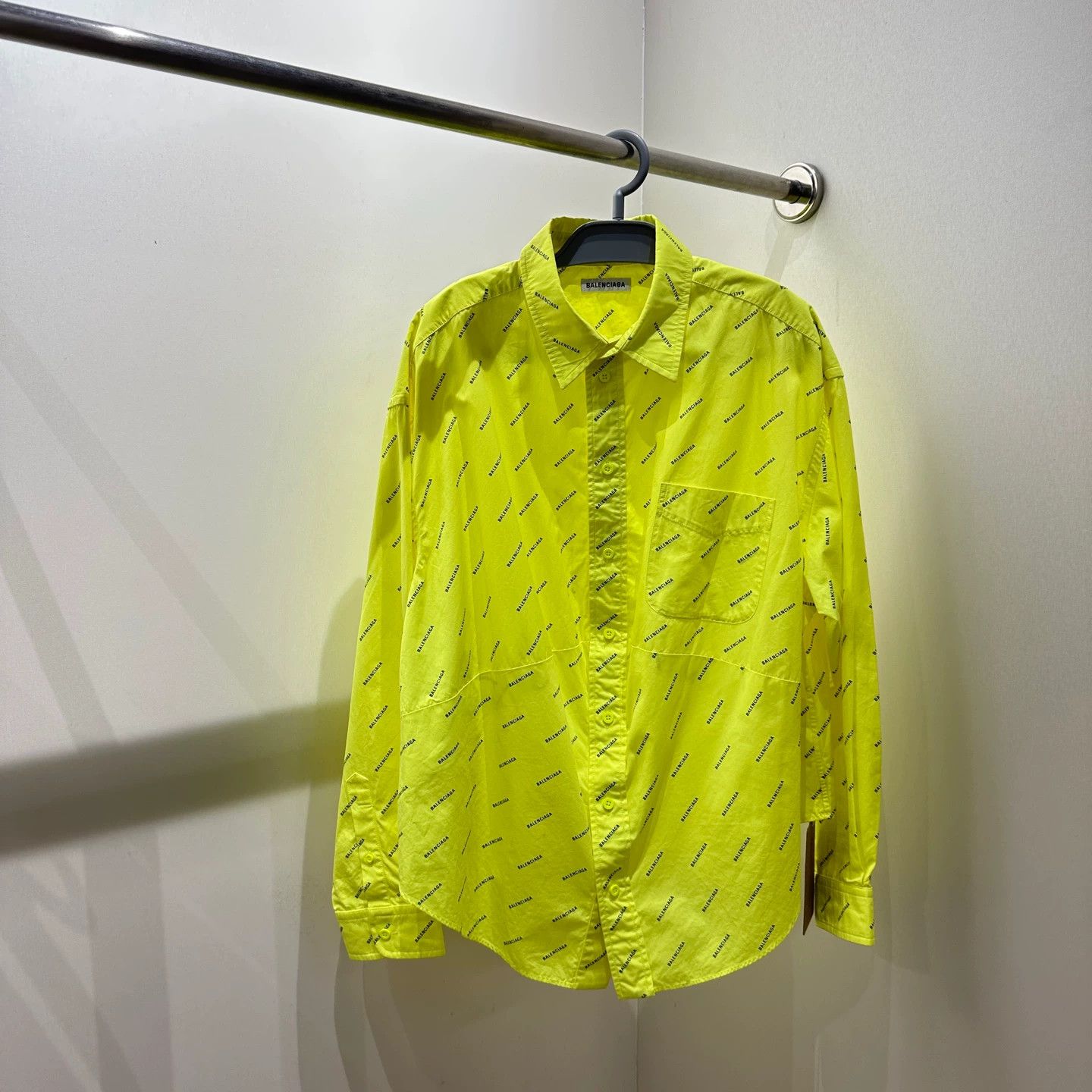 Balenciaga Balenciaga apr327 Fluo Ylw PS L/S Shirt 34 Cotton Size XXS / US 00 / IT 34 - 1 Thumbnail