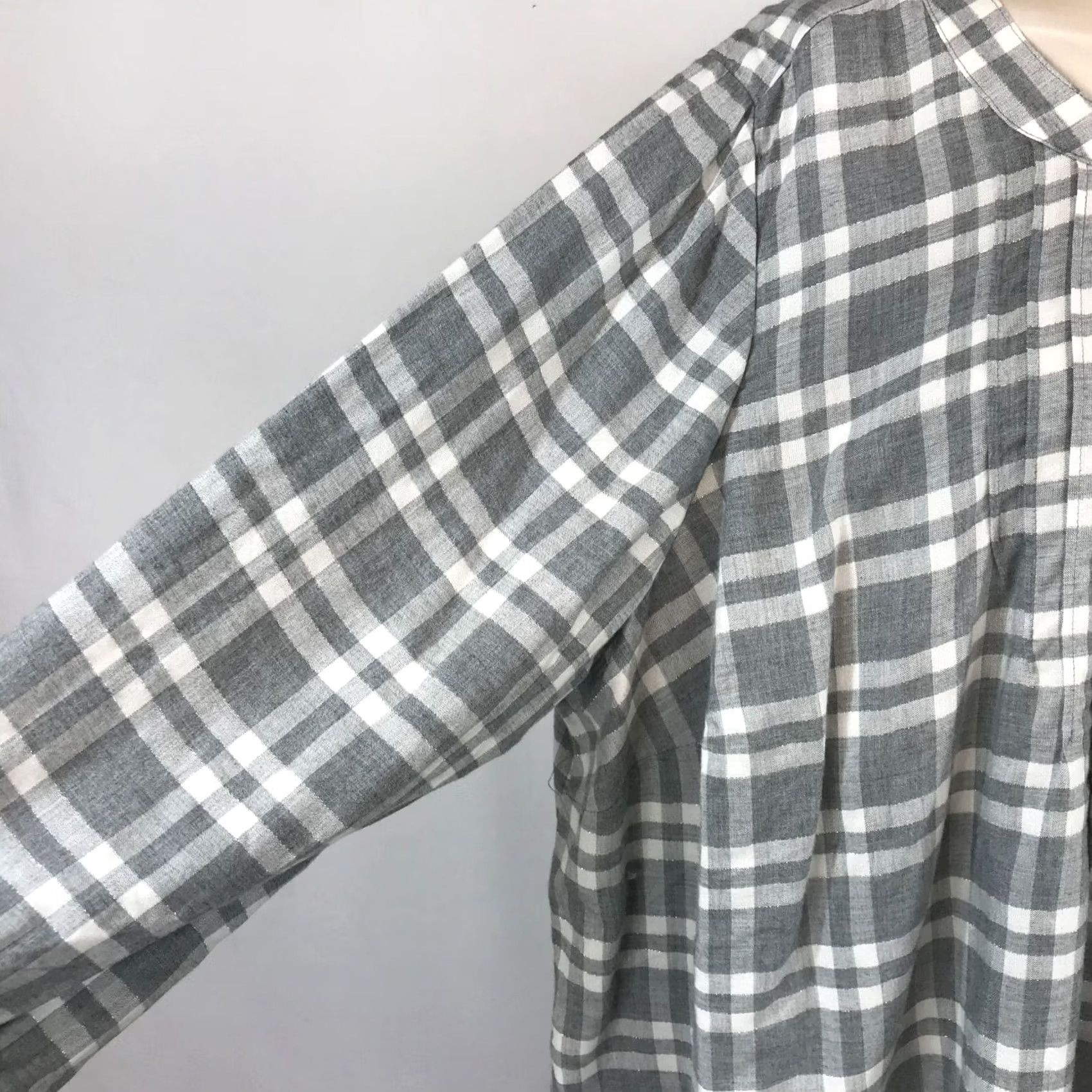 Vintage LANE BRYANT Tunic Top Womens 22/24 Gray Long Sleeve Button Round Neck Size 3XL / US 20-22 - 4 Thumbnail