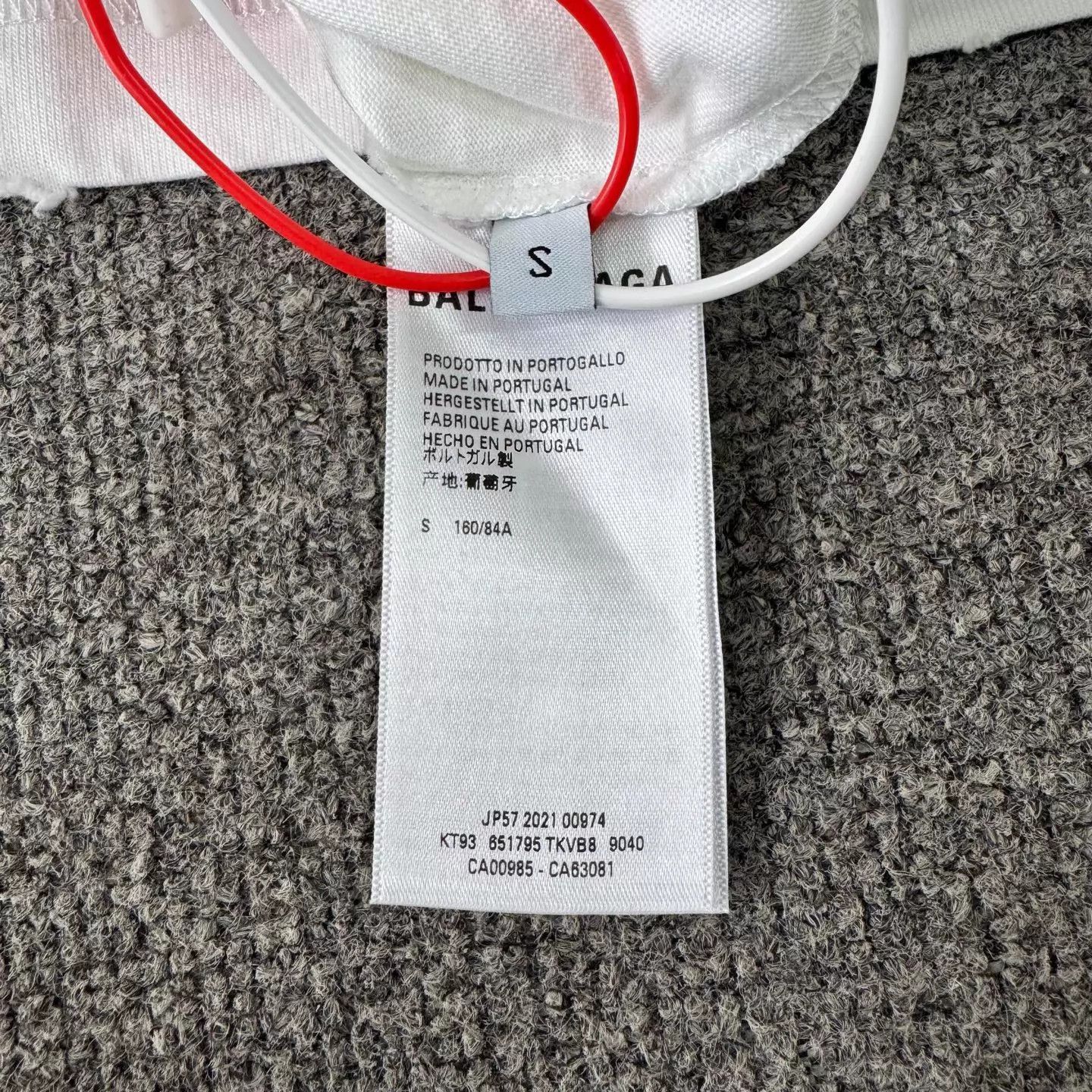 Balenciaga Balenciaga Destroyed Chest Logo Oversized S T-Shirt NWT Size S / US 4 / IT 40 - 6 Thumbnail