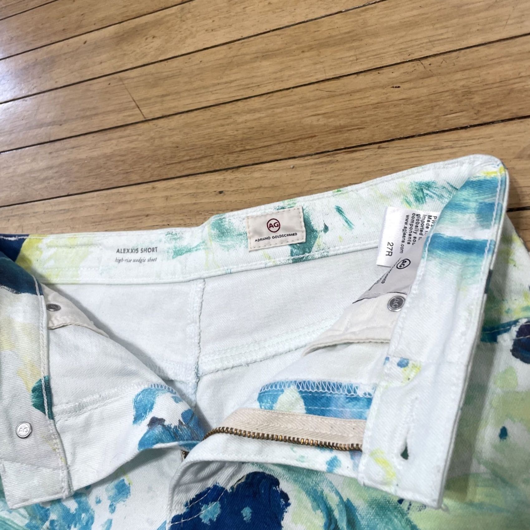 Vintage AG Adriano Goldschmied Alexxis Shorts Women 27R High Rise Wedgie White Green Art Casual Denim 5-Pocket Boho Festival 90s Mens Womens Girls Boys Size 27" / US 4 / IT 40 - 6 Thumbnail