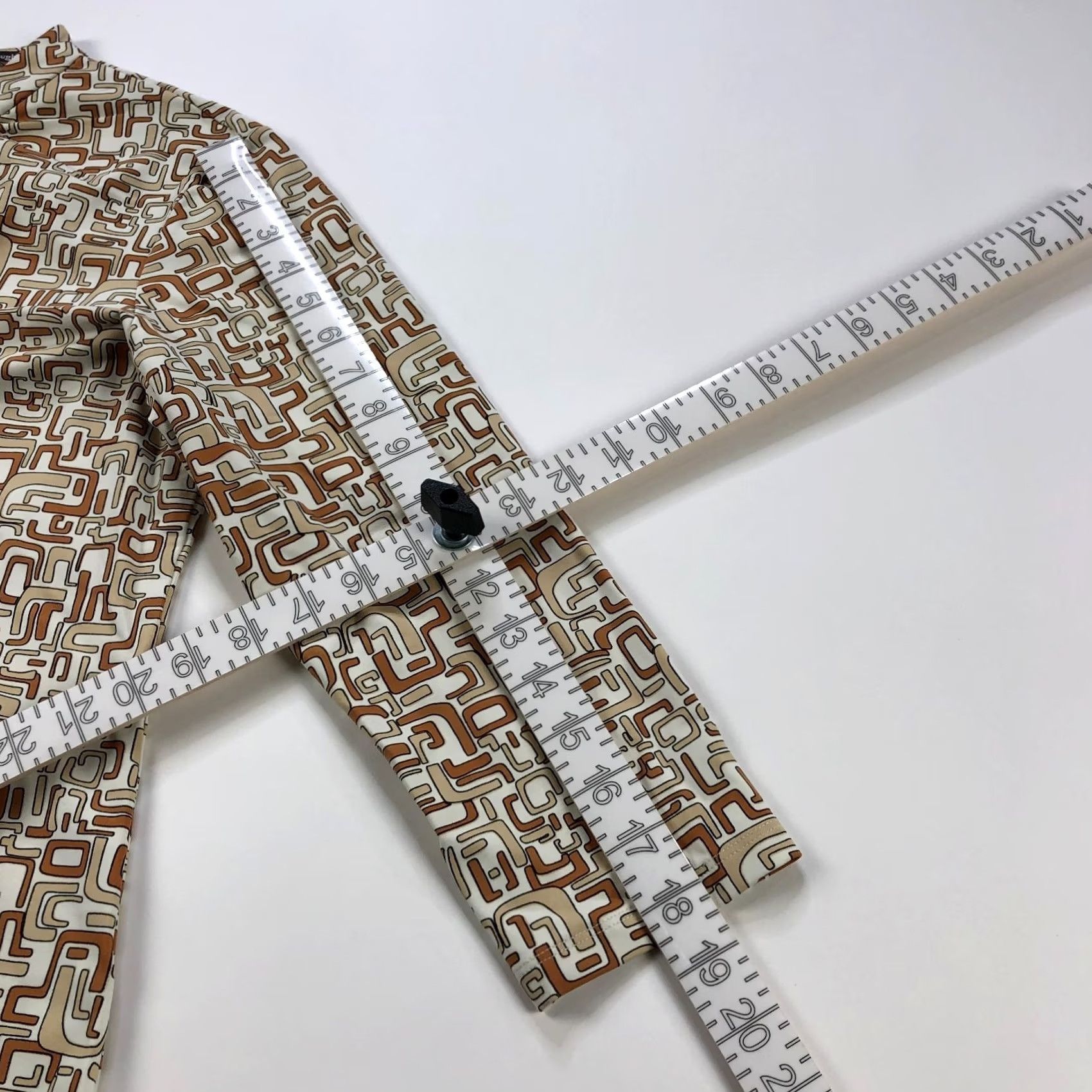 J.McLaughlin J McLaughlin Shirt Large Catalina Keyhole Nylon Abstract Artsy Pullover Brown Womens Regular 3/4 Sleeve Geometric Casual Lightweight Nylon Spandex Size L / US 10 / IT 46 - 6 Thumbnail