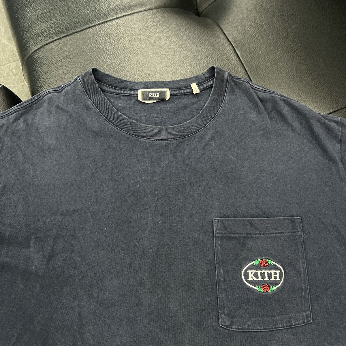 Kith Kith SS23 Rose Embroidered Pocket Logo T-Shirt Size US L / EU 52-54 / 3 - 3 Thumbnail