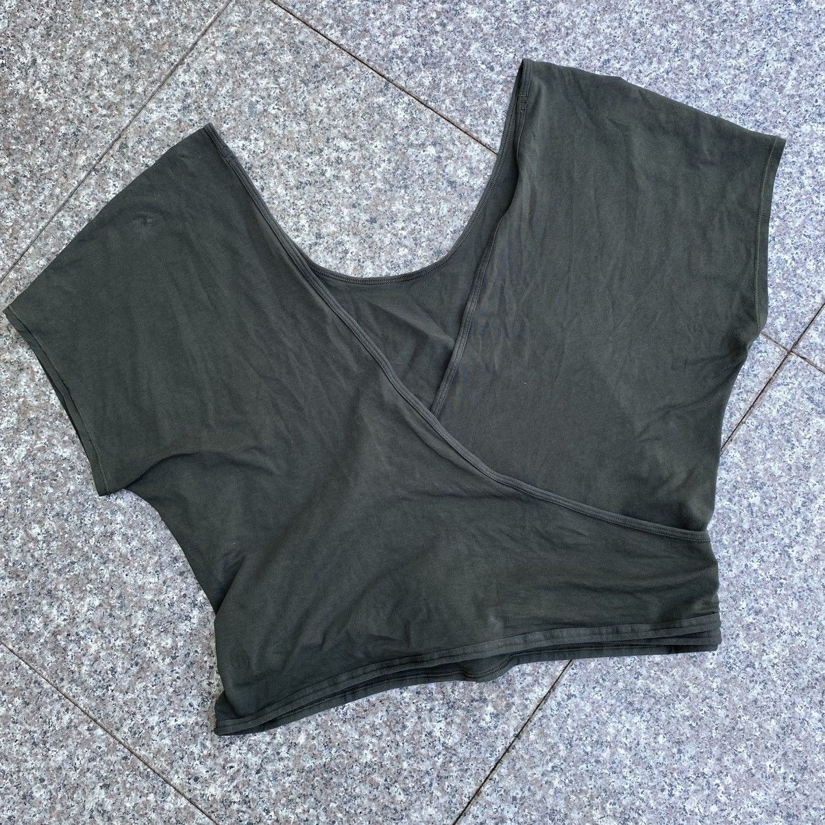 Lululemon Lululemon it’s a tie top Size L / US 10 / IT 46 - 1 Thumbnail