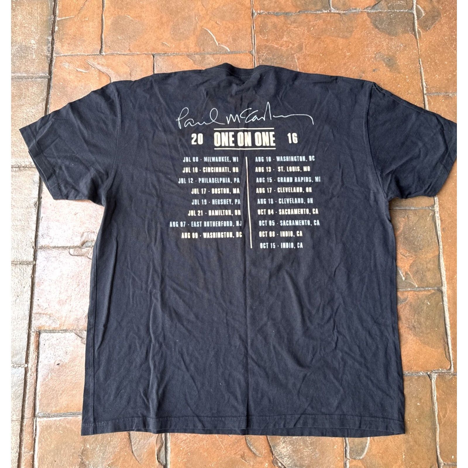 Vintage Paul McCartney One On One 2016 Tour Concert T-Shirt 2XL Black Size US XXL / EU 58 / 5 - 3 Thumbnail