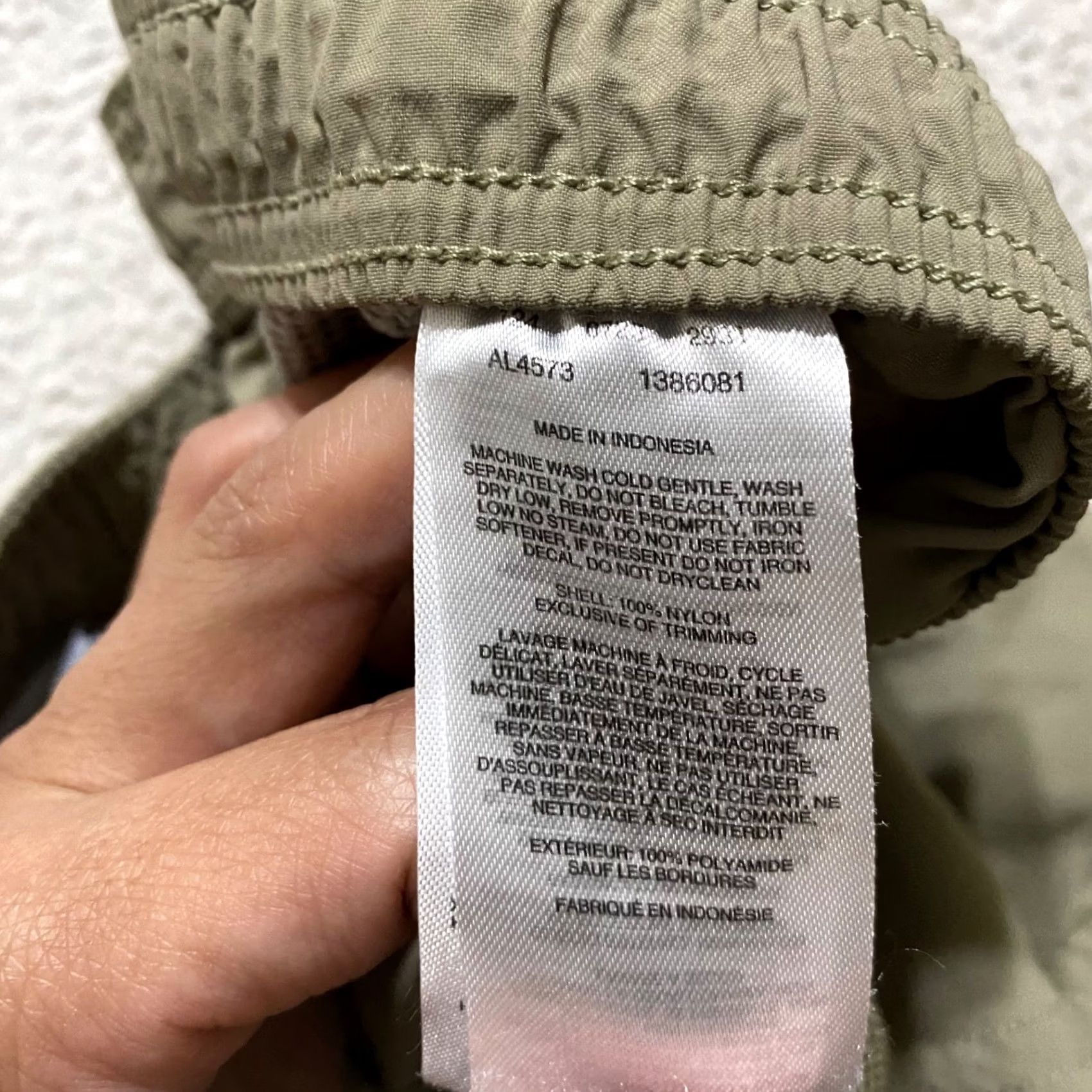 Vintage Columbia Womens Shorts Bermuda 2XL Beige Nylon Inseam 5" Outdoor Hiking Walking Baggy? Size 40" / US 18 - 4 Thumbnail
